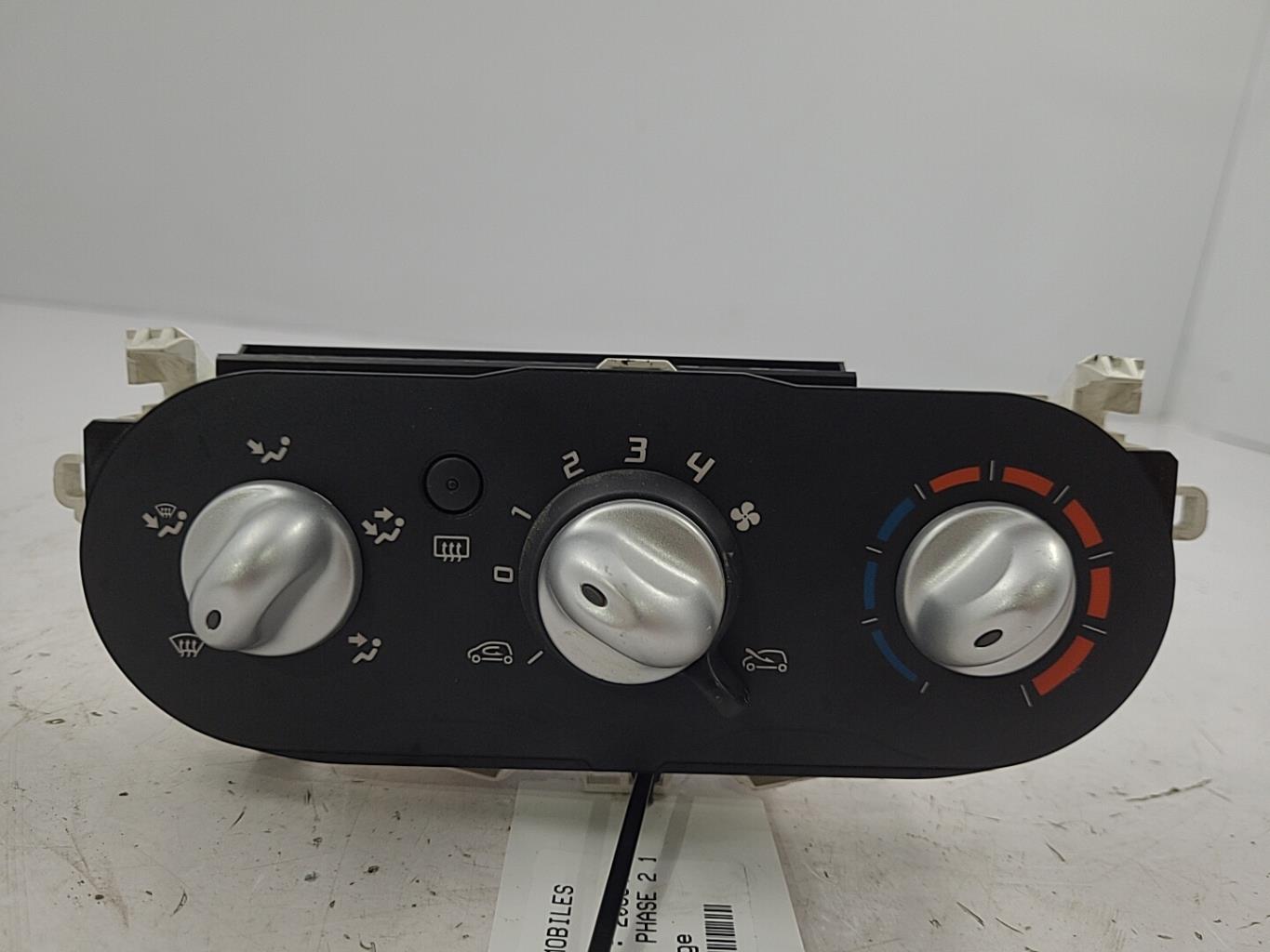 Commande chauffage RENAULT TWINGO 2 PHASE 2 Essence - 1