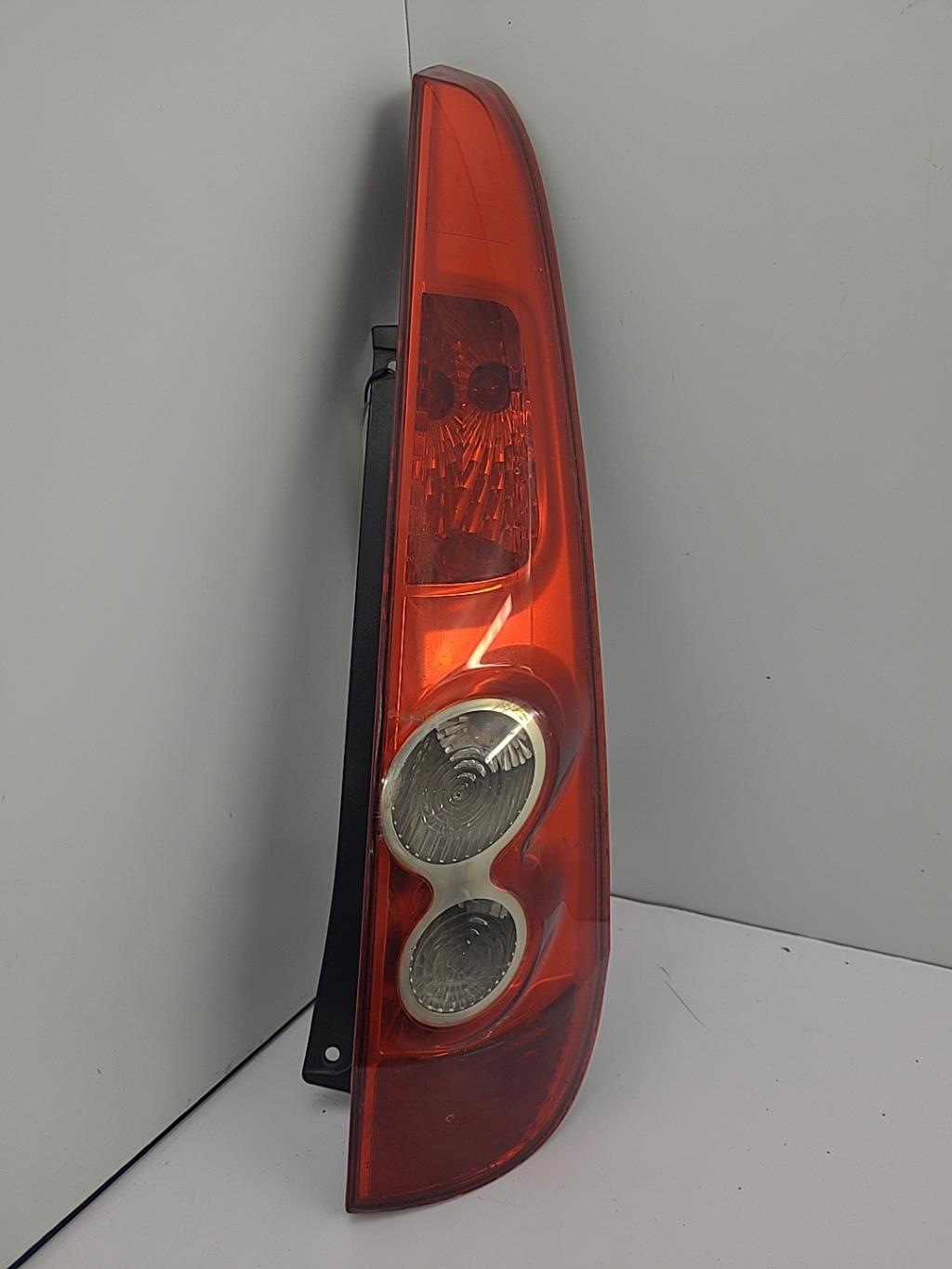 Fanale posteriore principale destro (luci) FORD FIESTA 5 PHASE 2 Diésel - 1