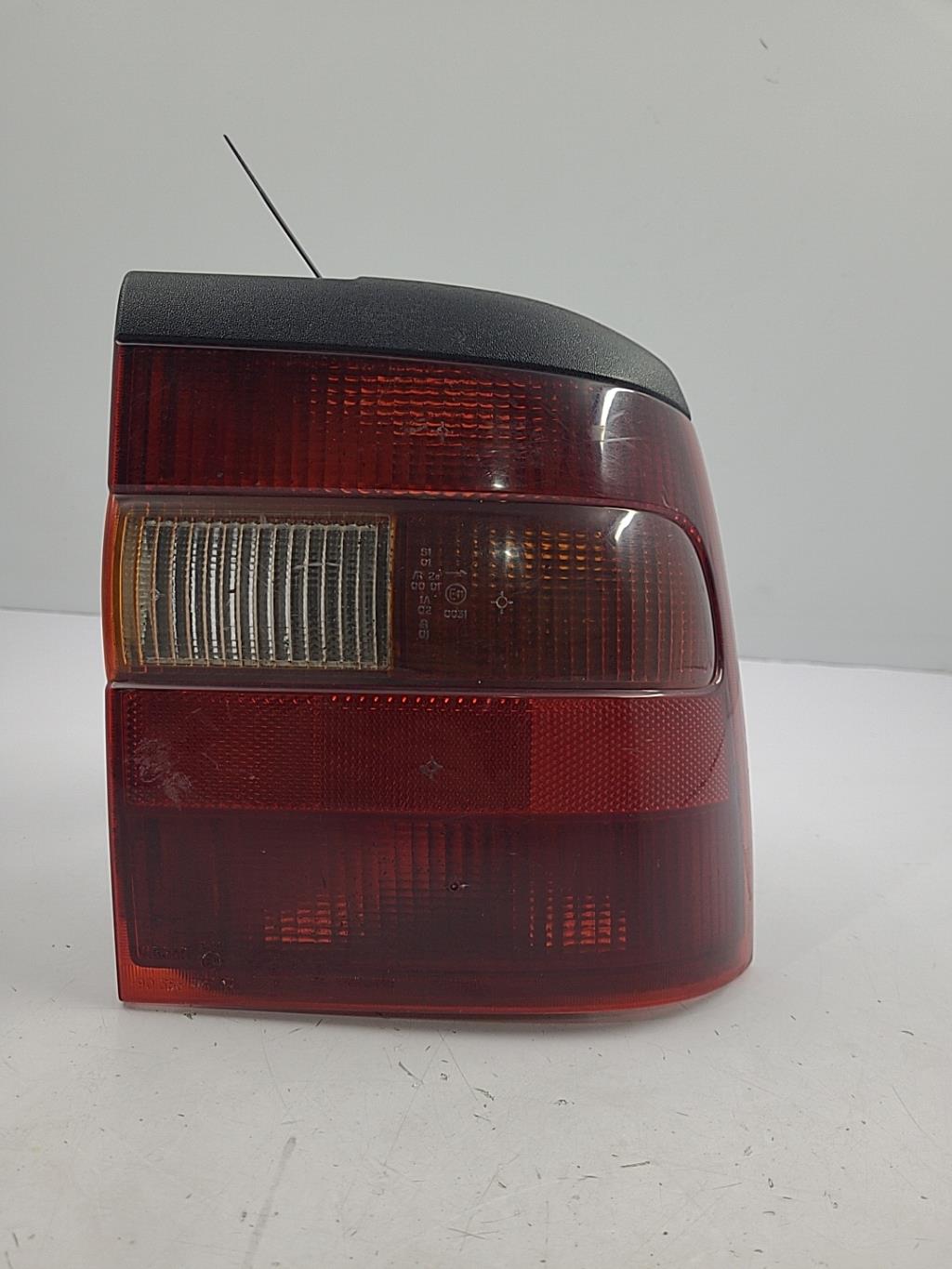 Fanale posteriore principale destro (luci) OPEL VECTRA A PHASE 2 Diésel - 1