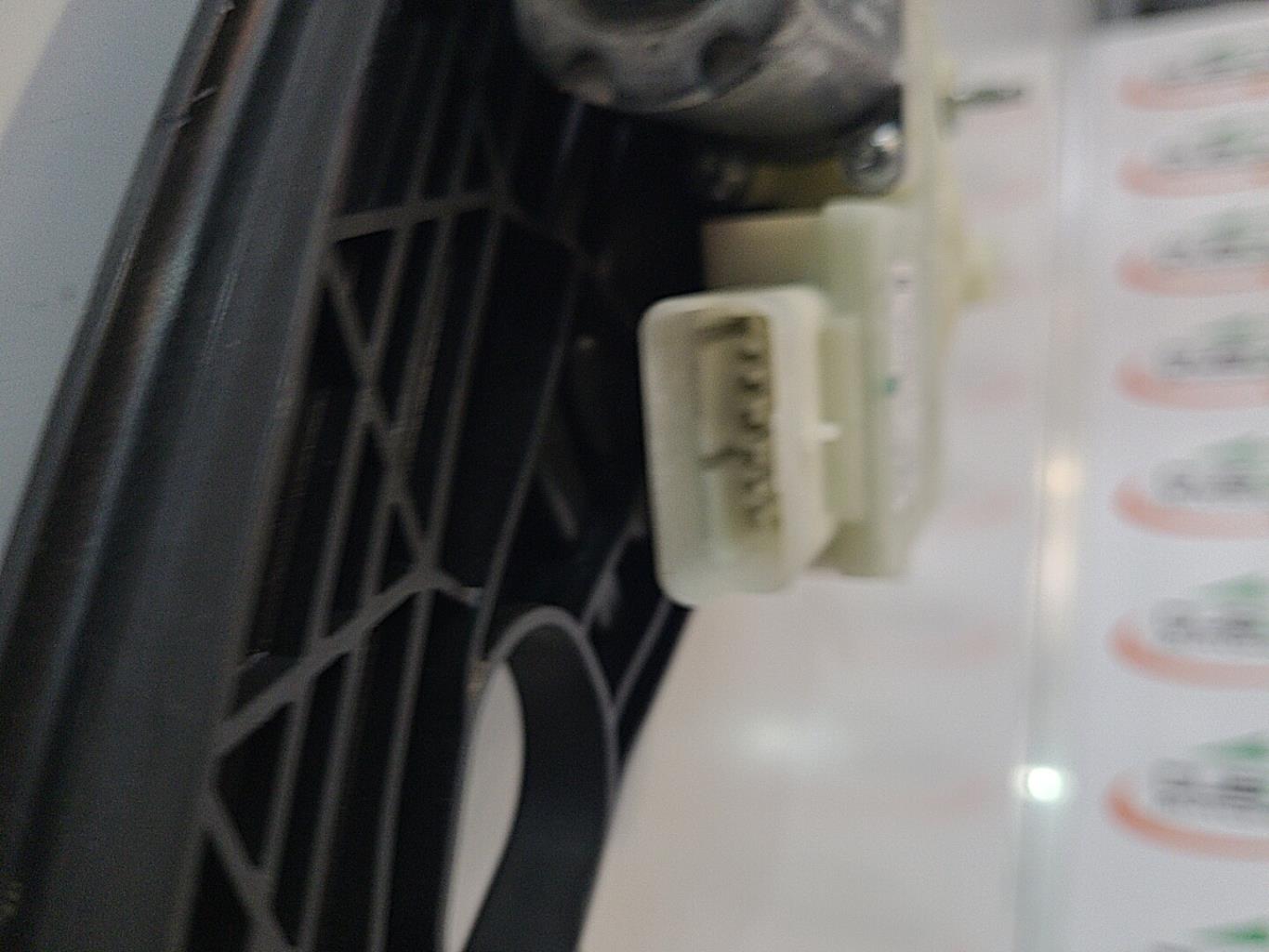 Alzacristalli elettrico posteriore sinistro RENAULT CAPTUR 2 Gasolina/Híbrido - 1