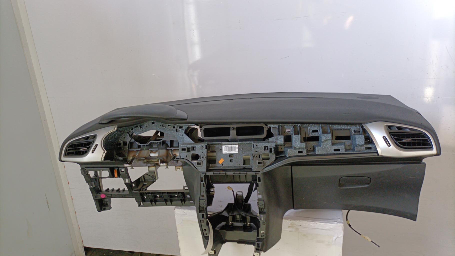Planche de bord complete CITROEN C3 2 PHASE 1 Essence - 1