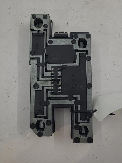 Image Platine feu arriere droit - RENAULT CLIO 1