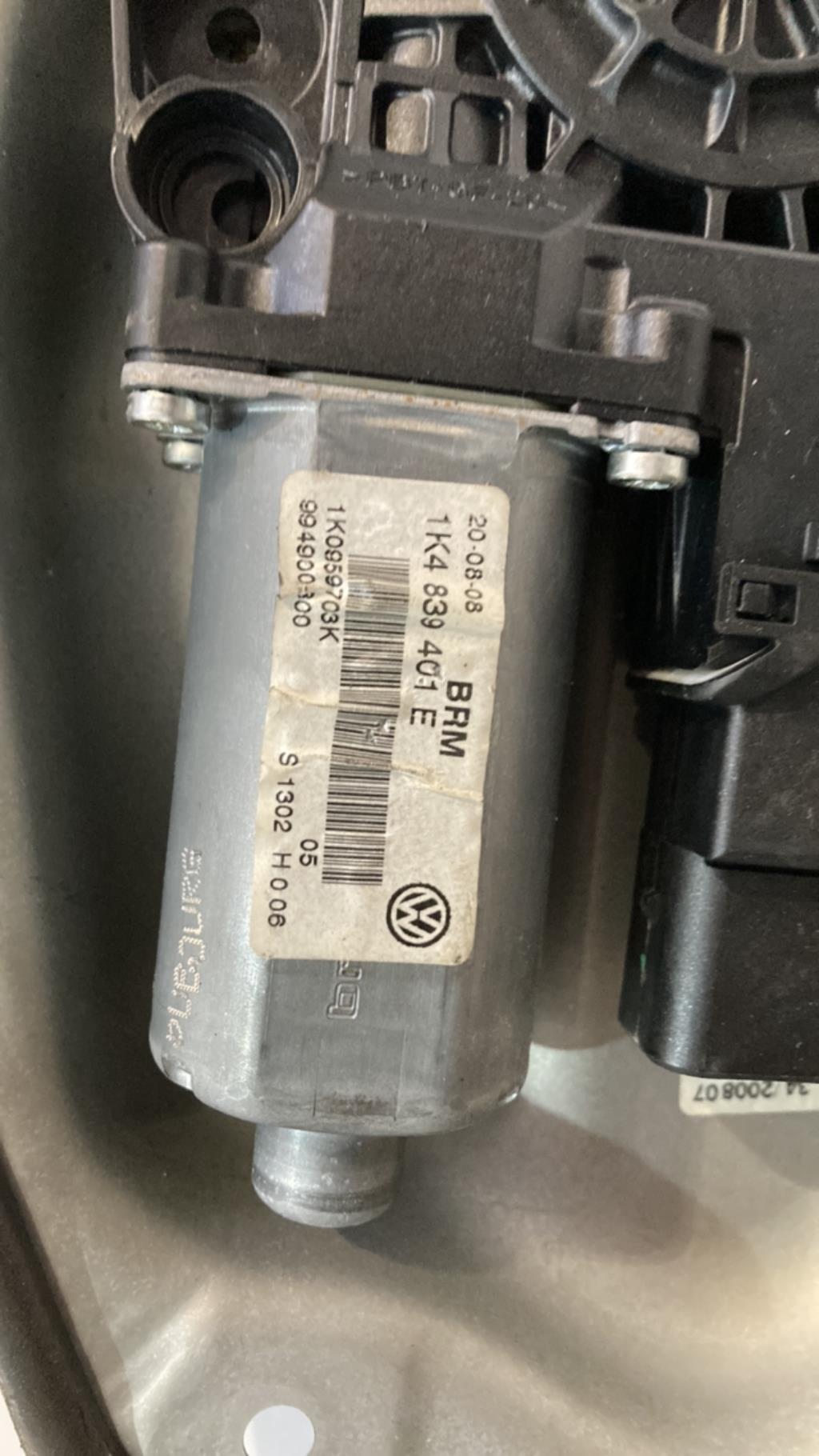 Alzacristalli elettrico posteriore sinistro VOLKSWAGEN GOLF 5 Diésel - 1