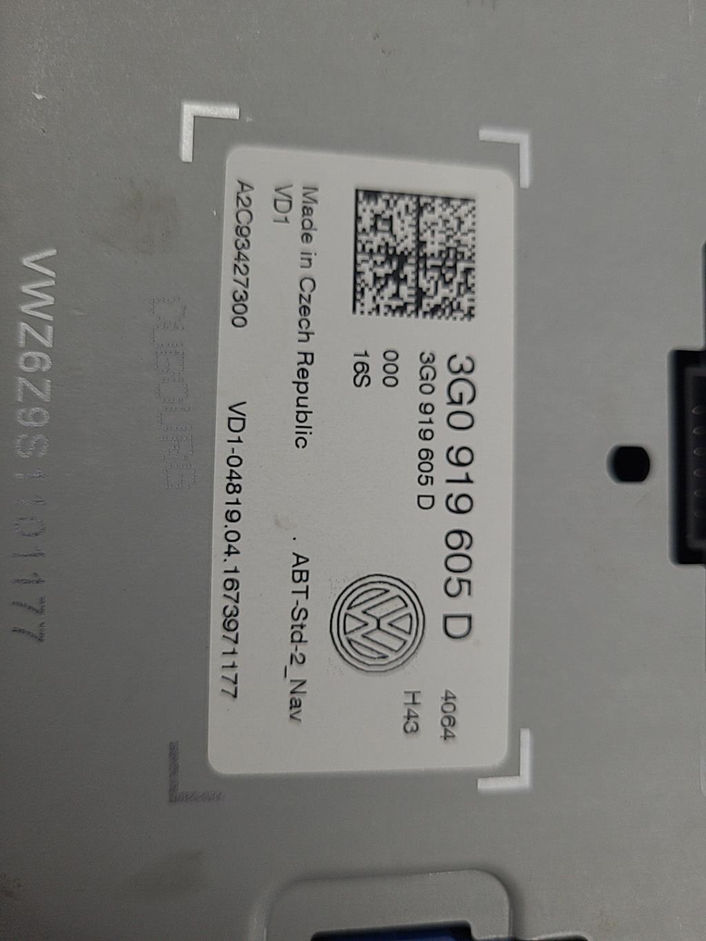 GPS VOLKSWAGEN GOLF 7 PHASE 1 Essence - 1