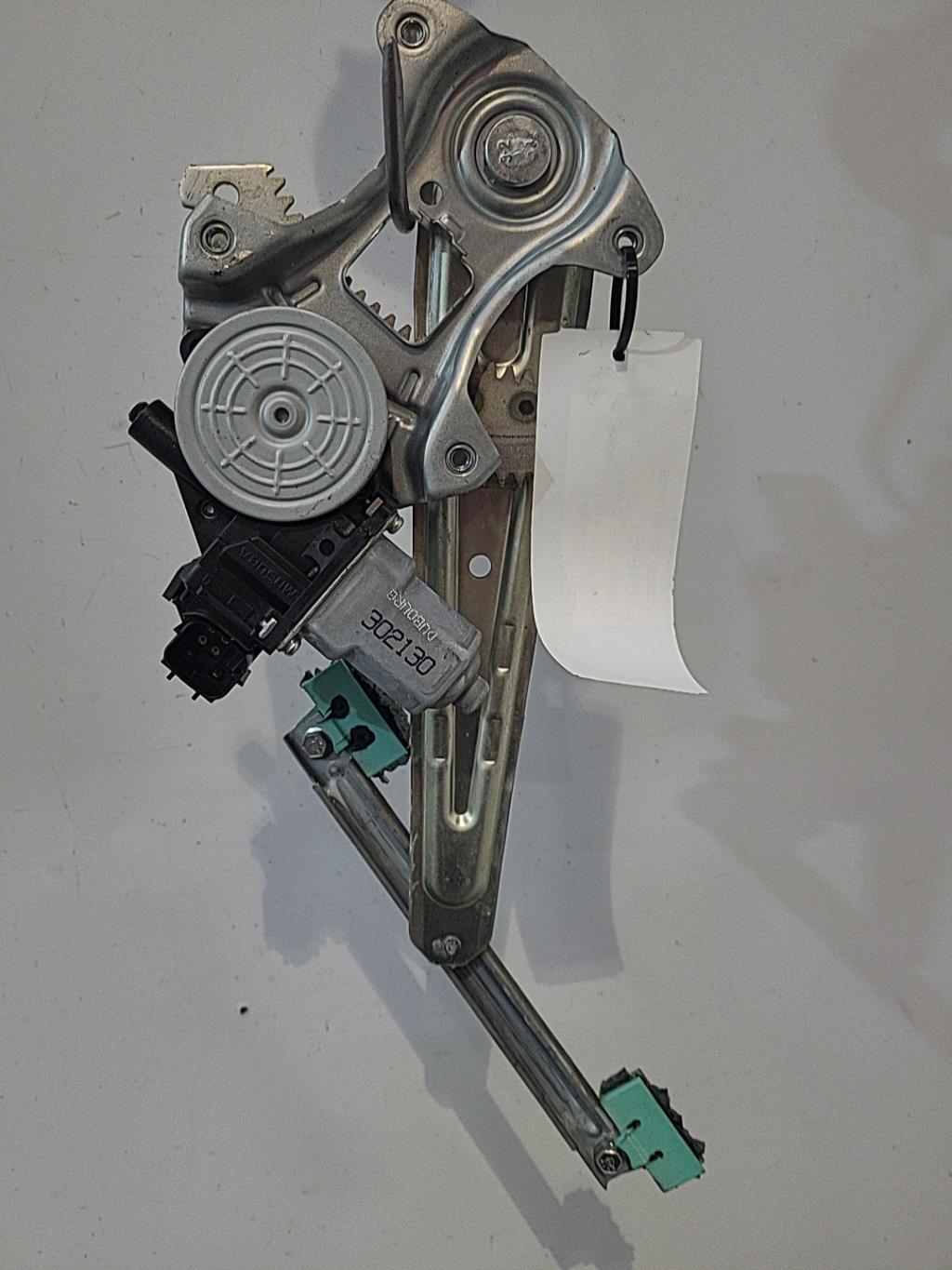 Alzacristalli elettrico posteriore destro NISSAN JUKE 1 PHASE 1 Diésel - 1
