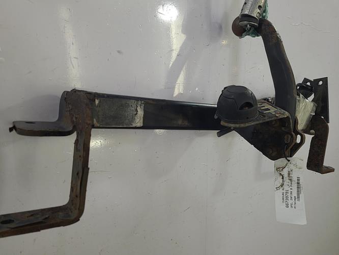Image Attelage (boule de remorquage) - OPEL ZAFIRA B