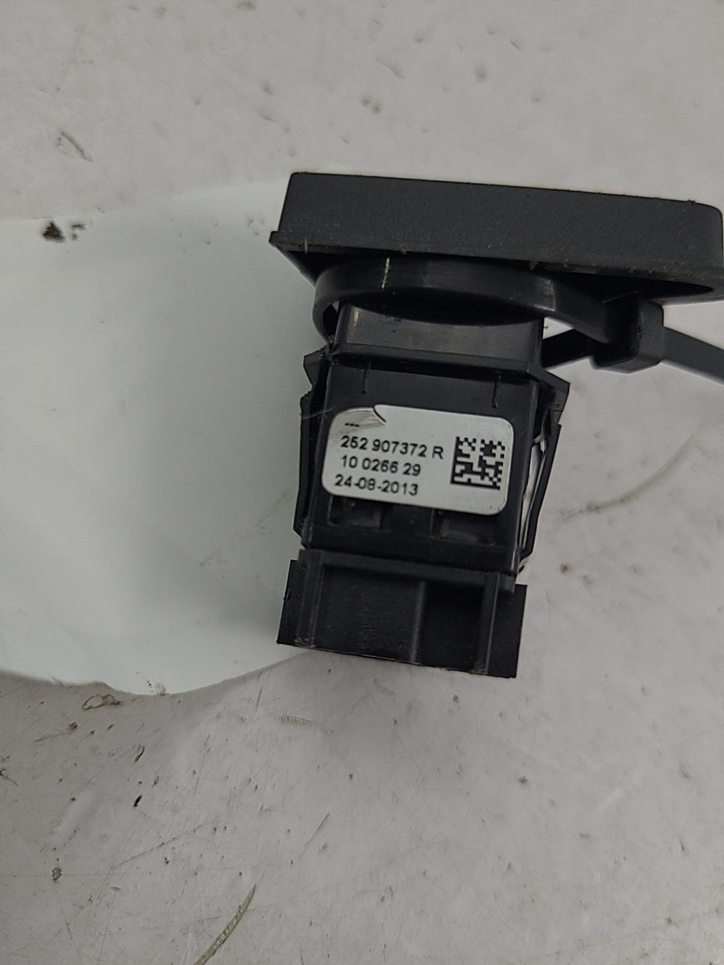 Bouton de warning RENAULT CLIO 4 PHASE 1 Essence - 1