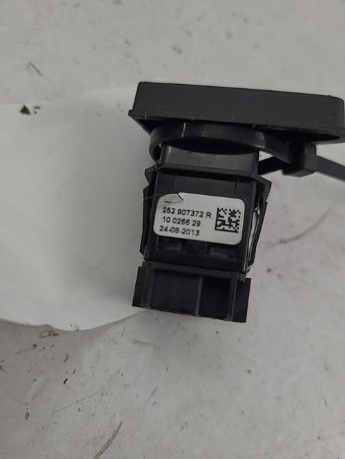 Image Bouton de warning - RENAULT CLIO 4