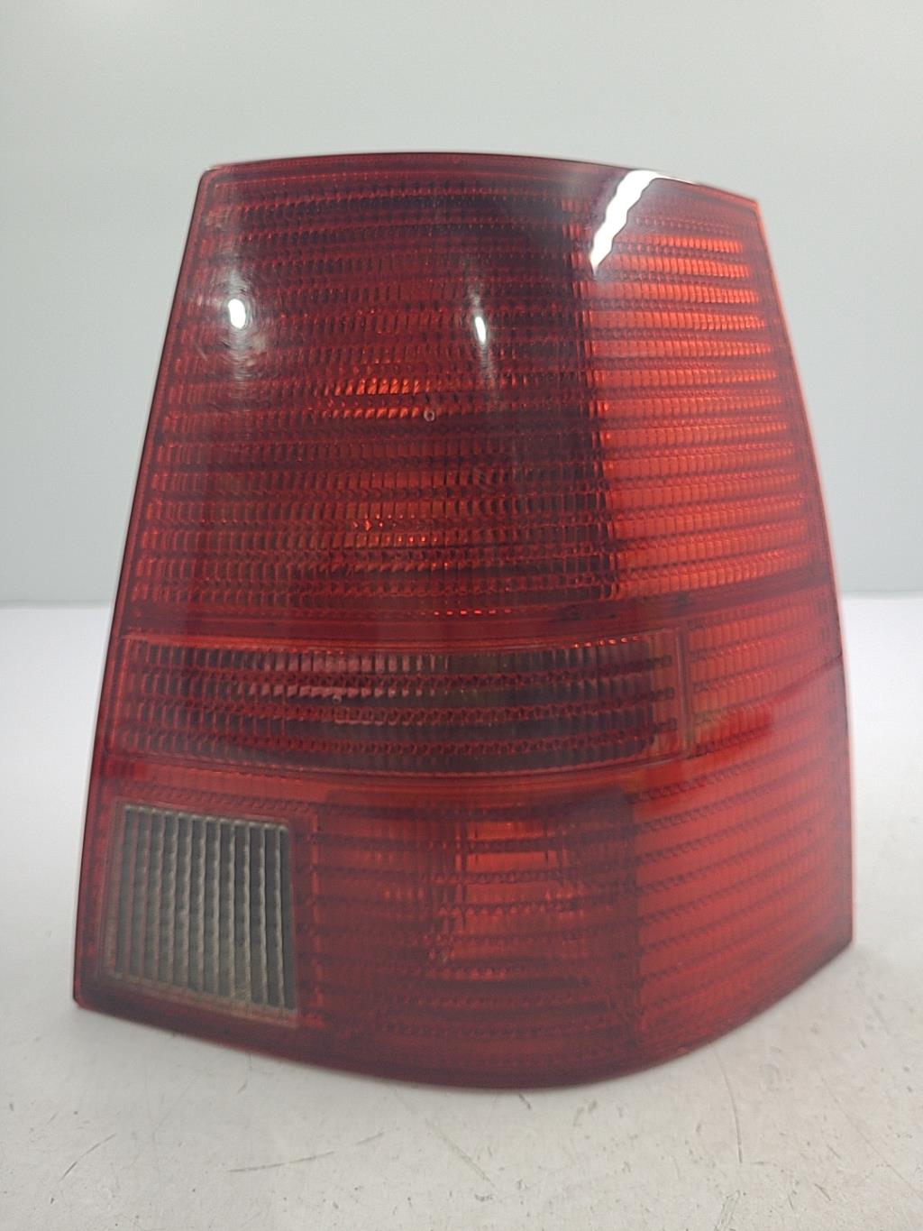 Fanale posteriore principale destro (luci) VOLKSWAGEN BORA BREAK Diésel - 1