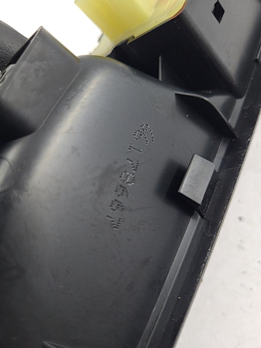 Interruttore lavacristalli anteriore sinistro RENAULT TWINGO 3 Gasolina - 1