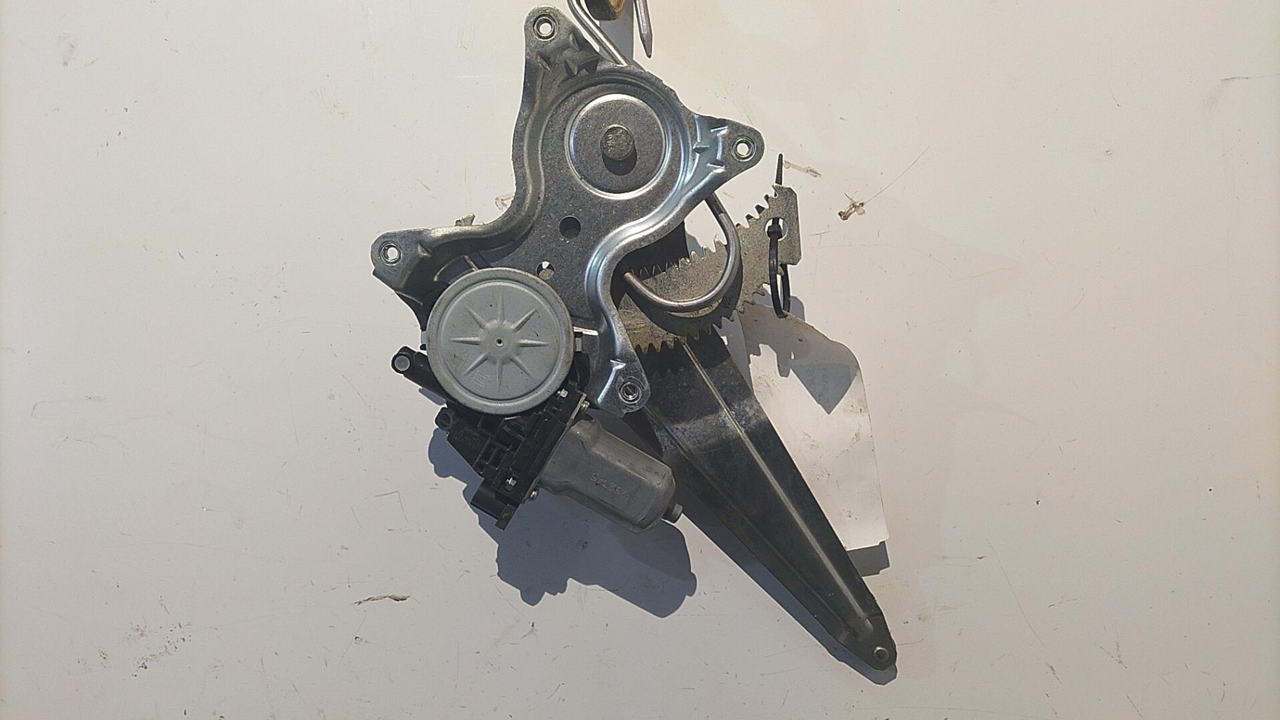 Alzacristalli elettrico posteriore destro SUZUKI SWIFT 4 Gasolina - 1