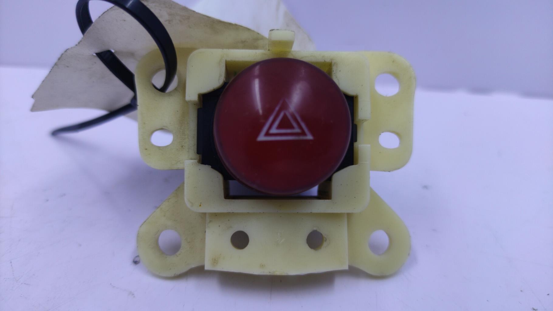 Bouton de warning MITSUBISHI L 200 3 Diesel - 1