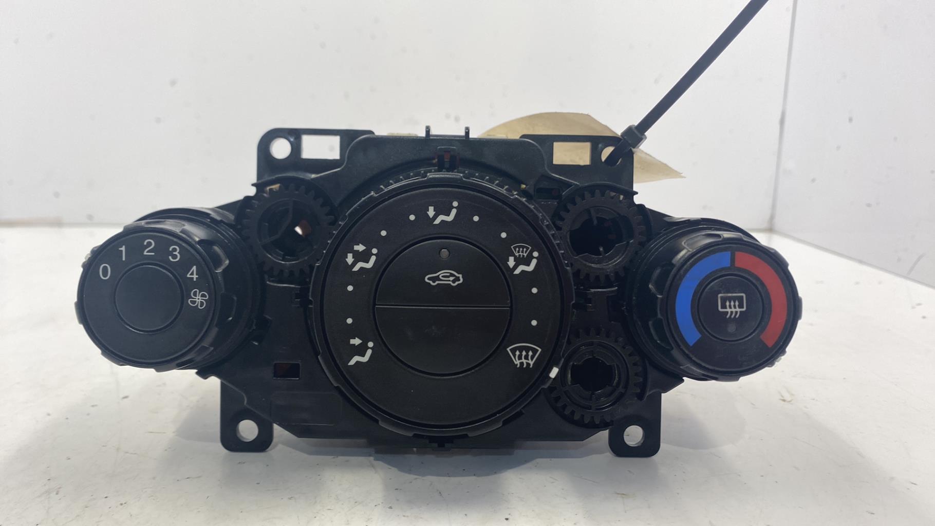 Commande chauffage FORD FIESTA 6 PHASE 1 Diesel - 1