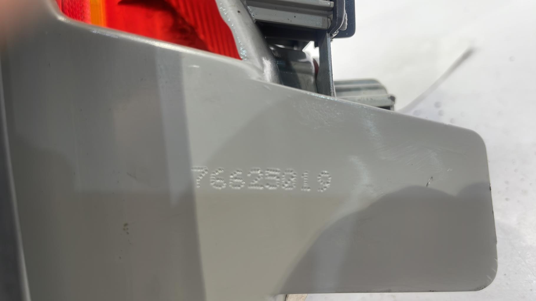 Fanale posteriore principale destro (luci) MERCEDES CLASSE E 210 PHASE 1 Diésel - 1