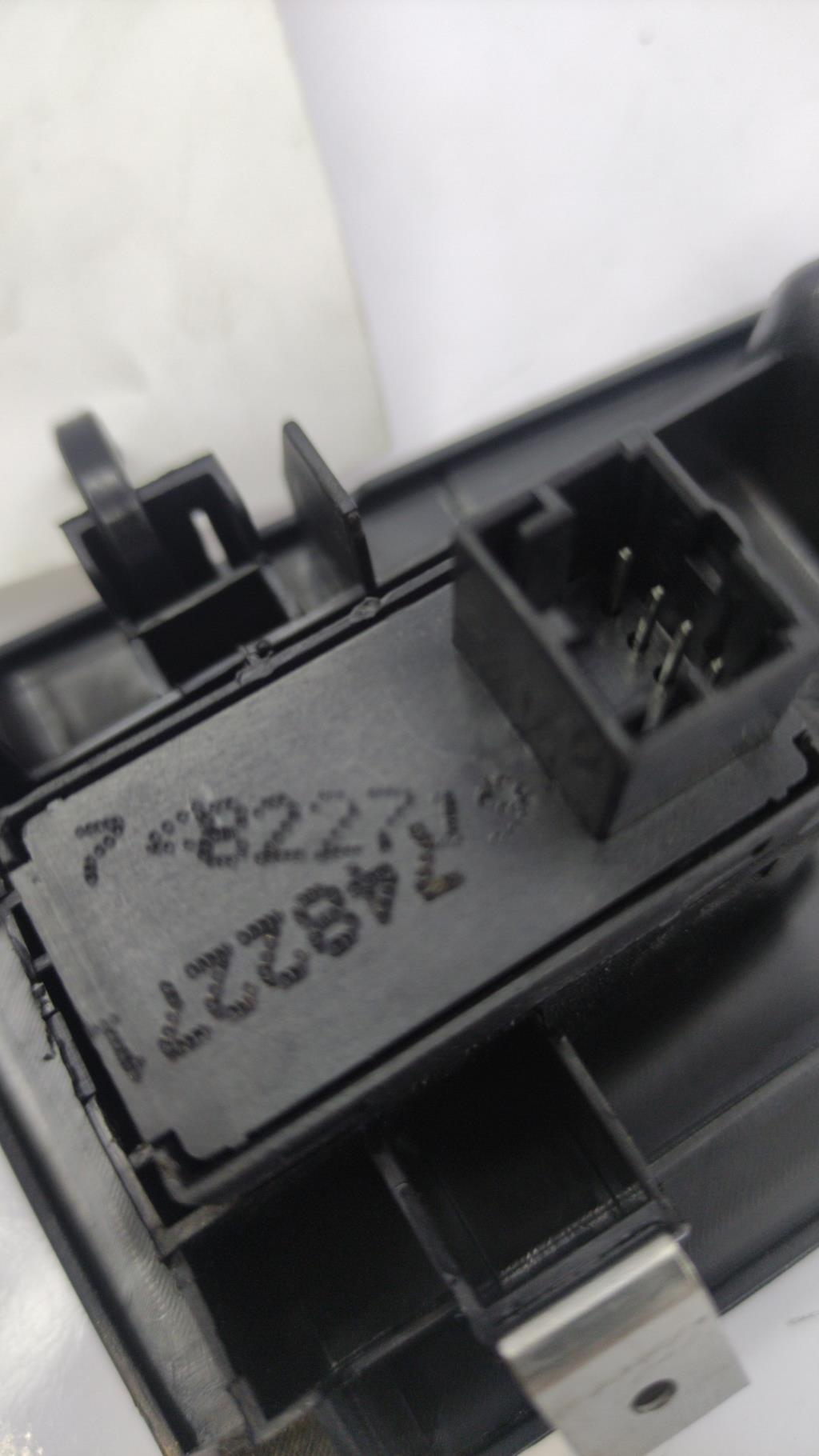Interruttore lavacristalli anteriore destro FIAT GRANDE PUNTO Gasolina - 1