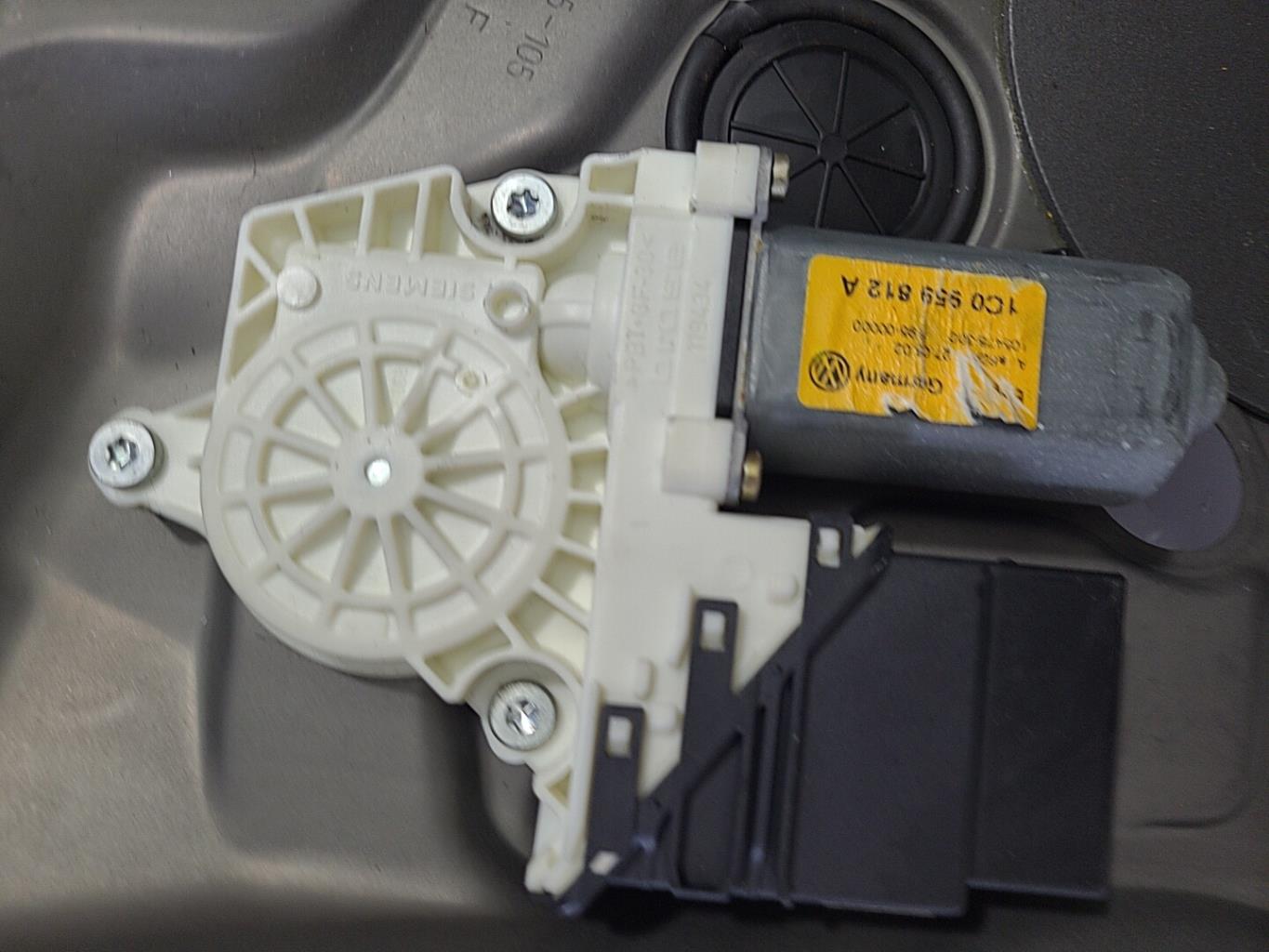 Alzacristalli elettrico posteriore destro VOLKSWAGEN GOLF 4 Diésel - 1