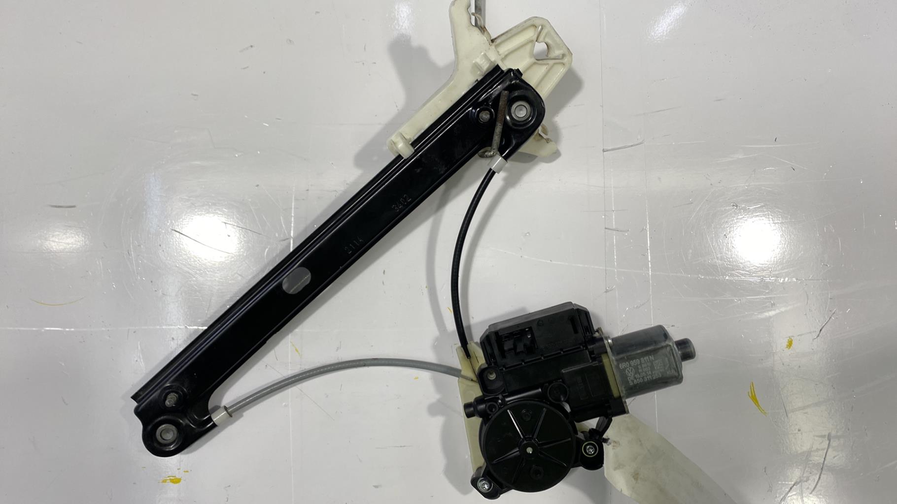 Alzacristalli elettrico posteriore sinistro VOLKSWAGEN POLO 5 PHASE 2 Diésel - 1