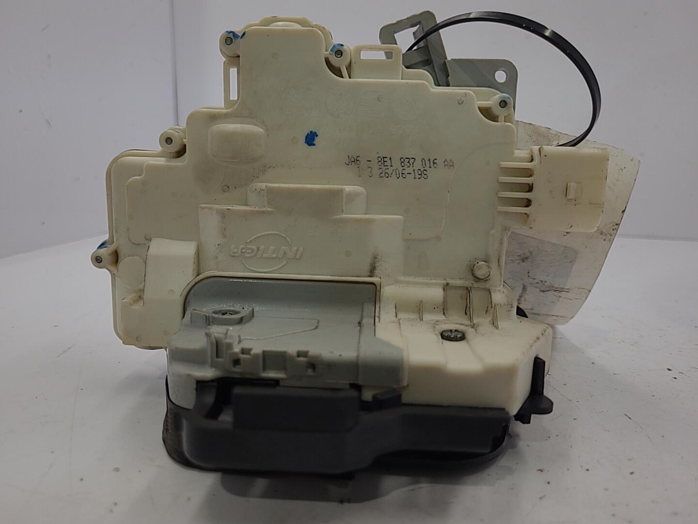 Serrure avant droit AUDI A4 2 PHASE 2 Diesel - 1