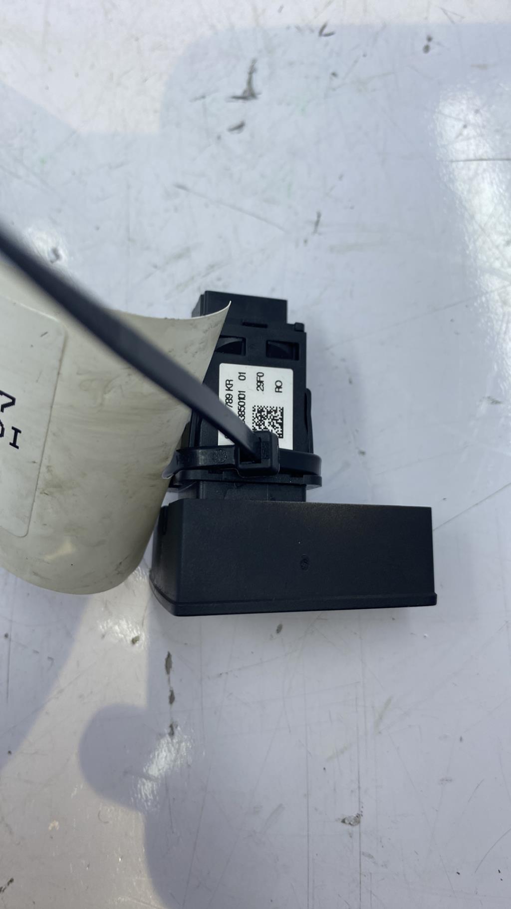 Bouton de warning CITROEN C5 2 BREAK Diesel - 1