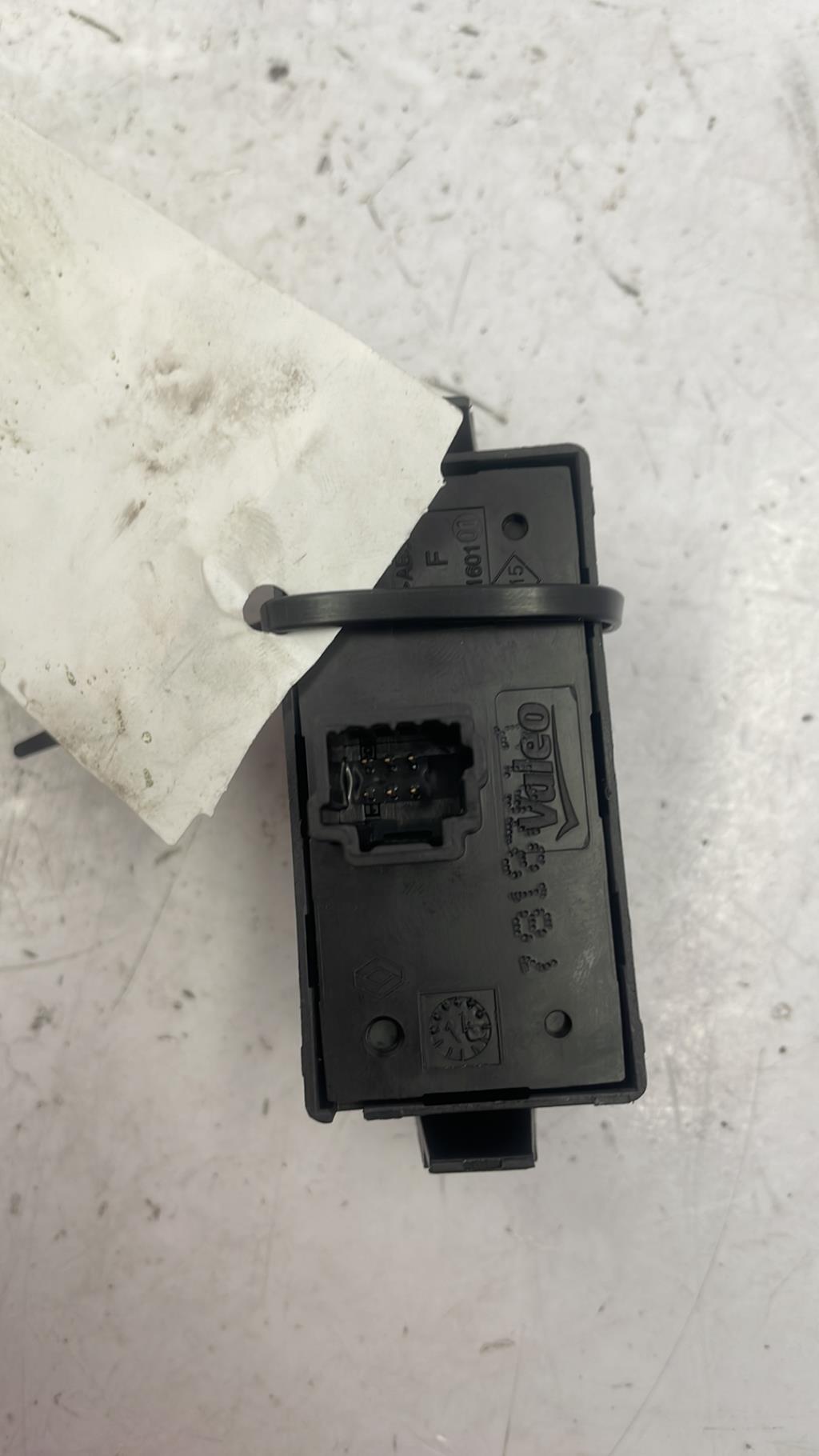 Bouton de warning RENAULT TWINGO 3 PHASE 1 Essence - 1