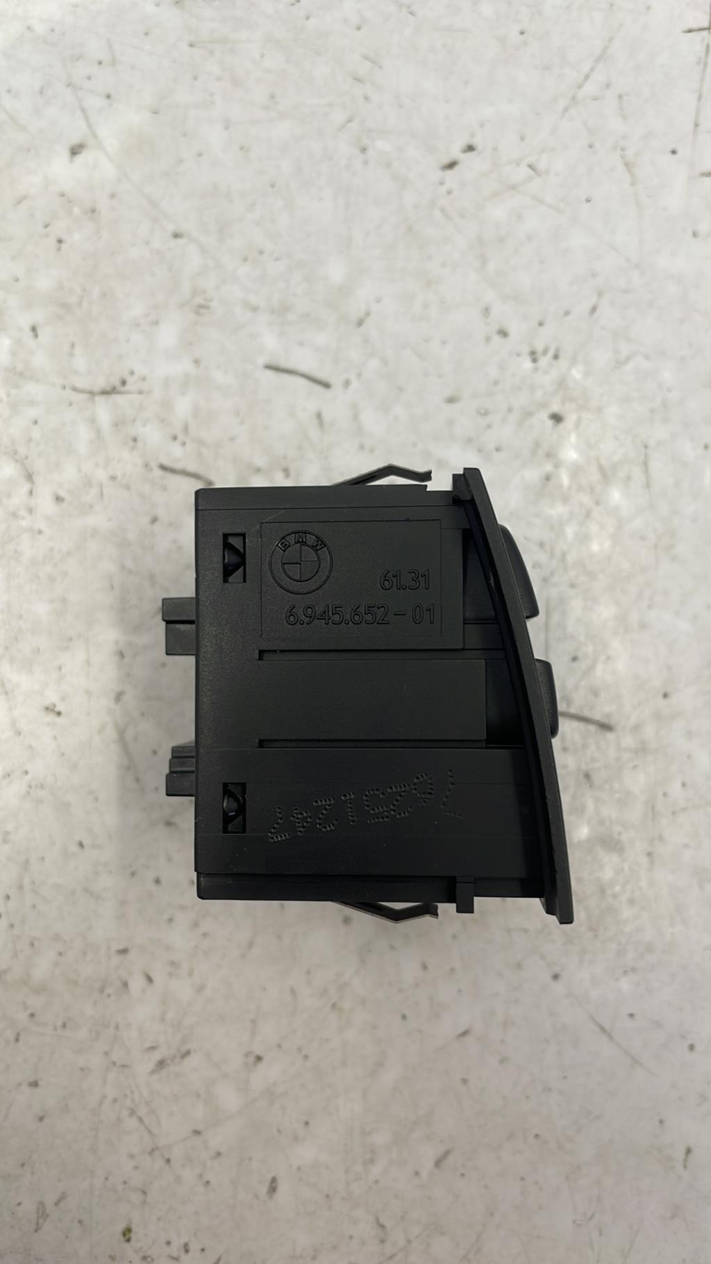 Bouton de warning BMW SERIE 3 E90 PHASE 1 Diesel - 1