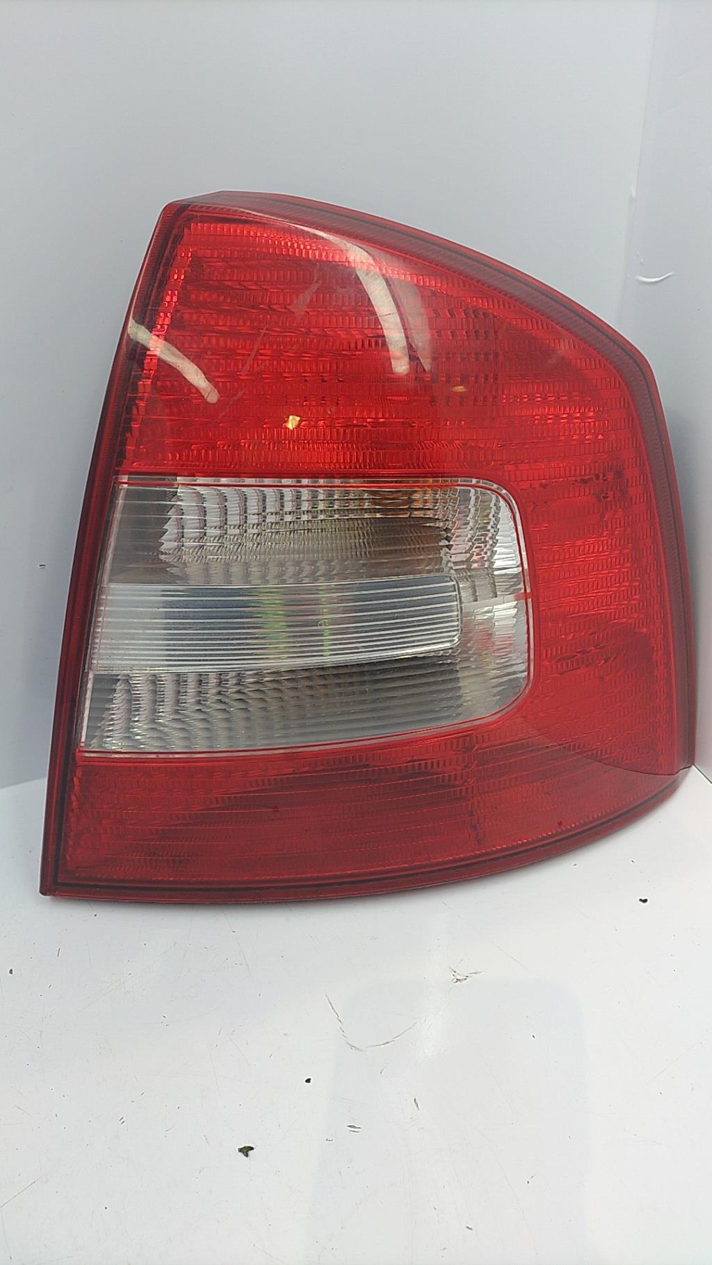 Fanale posteriore principale destro (luci) SKODA OCTAVIA 2 PHASE 2 Diésel - 1