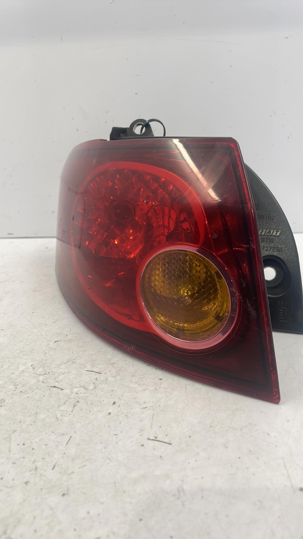 Fanale posteriore principale sinistro (luci) FIAT CROMA 2 PHASE 2 BREAK Diésel - 1