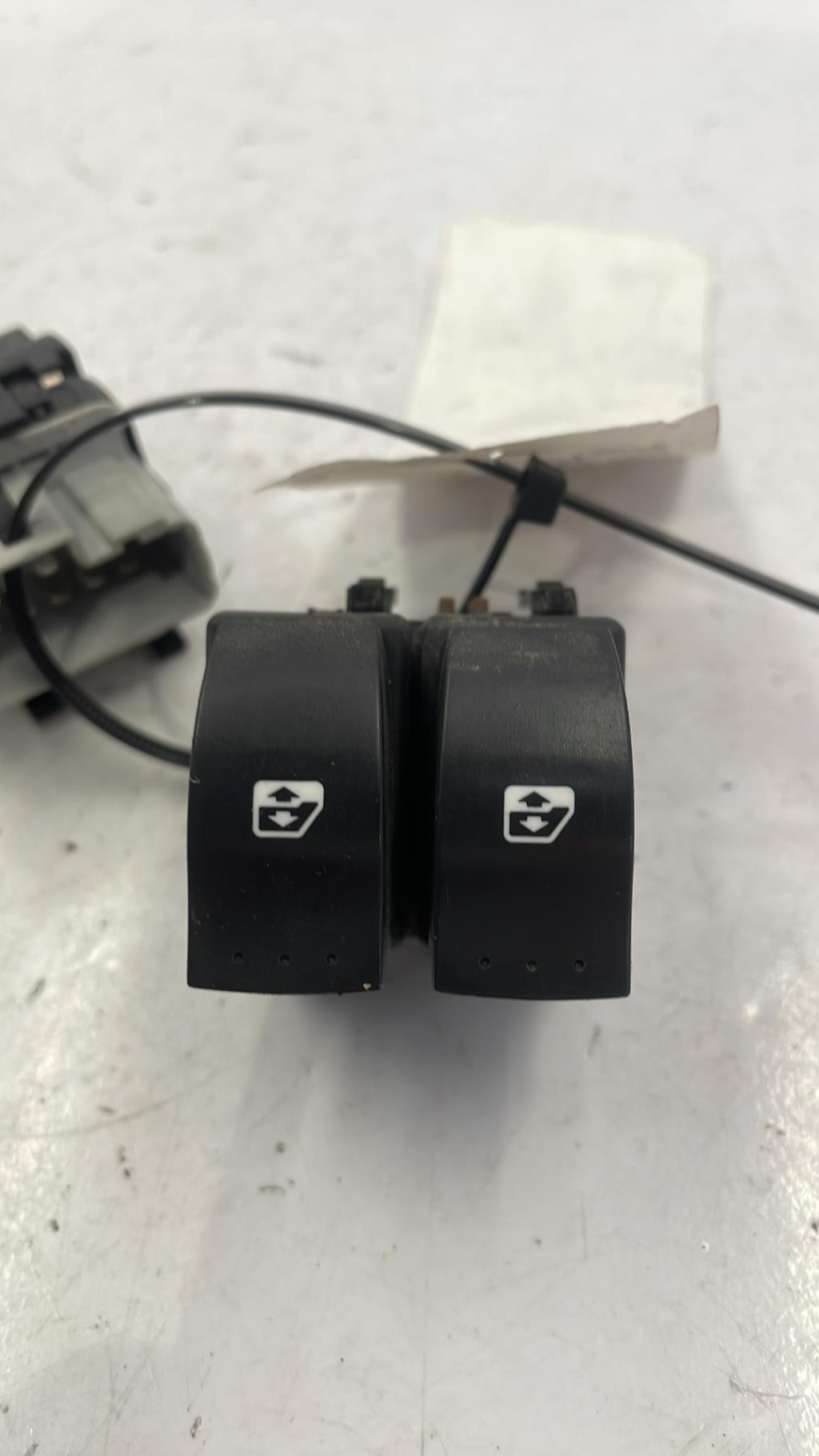 Interrupteur de leve vitre RENAULT ESPACE 4 PHASE 1 Diesel - 1