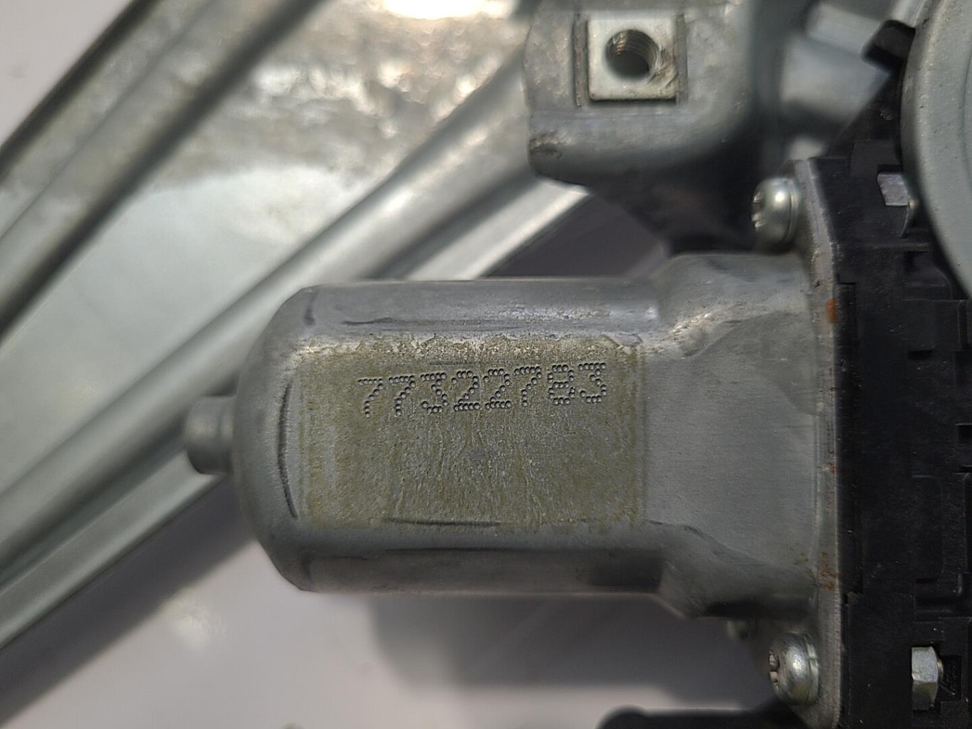 Alzacristalli elettrico posteriore sinistro TOYOTA AURIS 1 PHASE 2 Diésel - 1