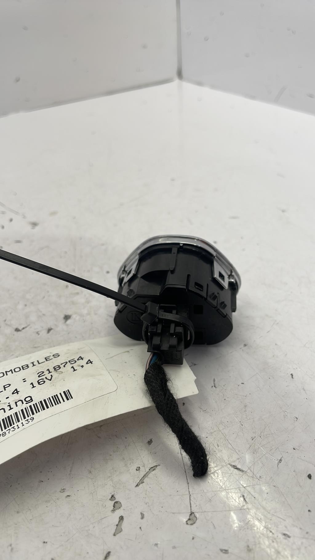 Bouton de warning OPEL CORSA E Essence - 1
