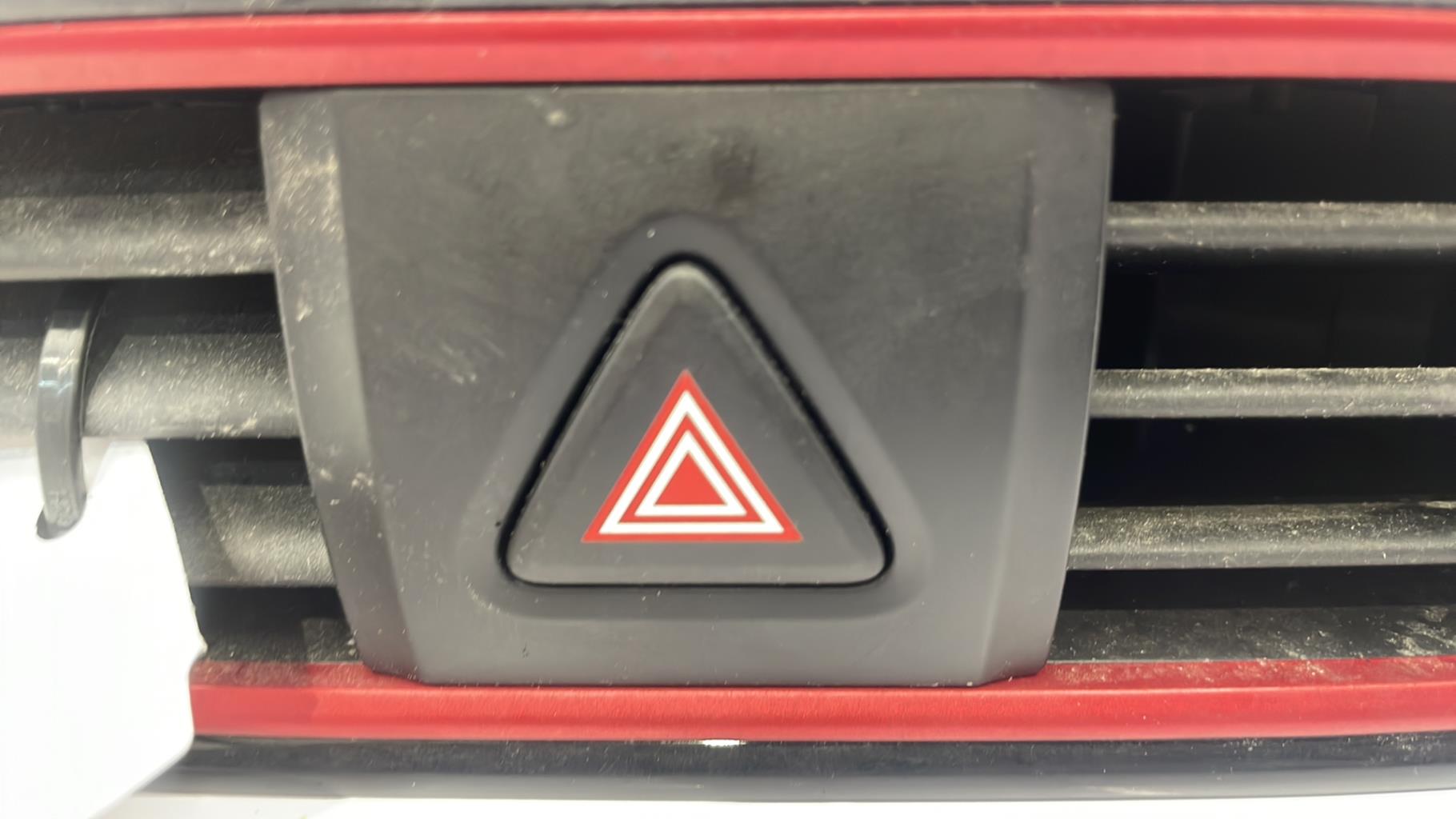 Interruttore luci emergenza HYUNDAI KONA Diésel - 1
