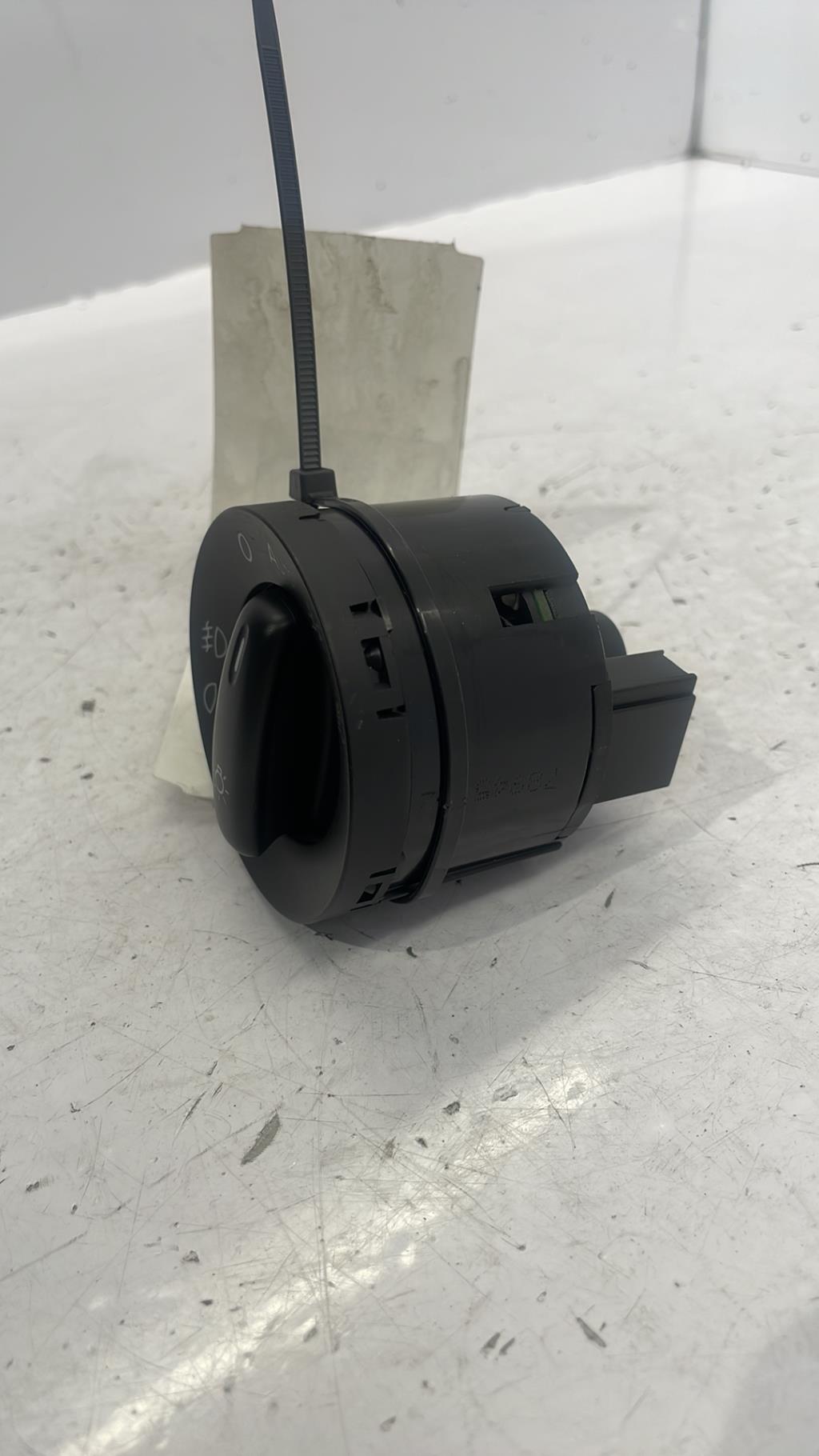 Commande de phare VOLKSWAGEN TOURAN 1 PHASE 2 Diesel - 1