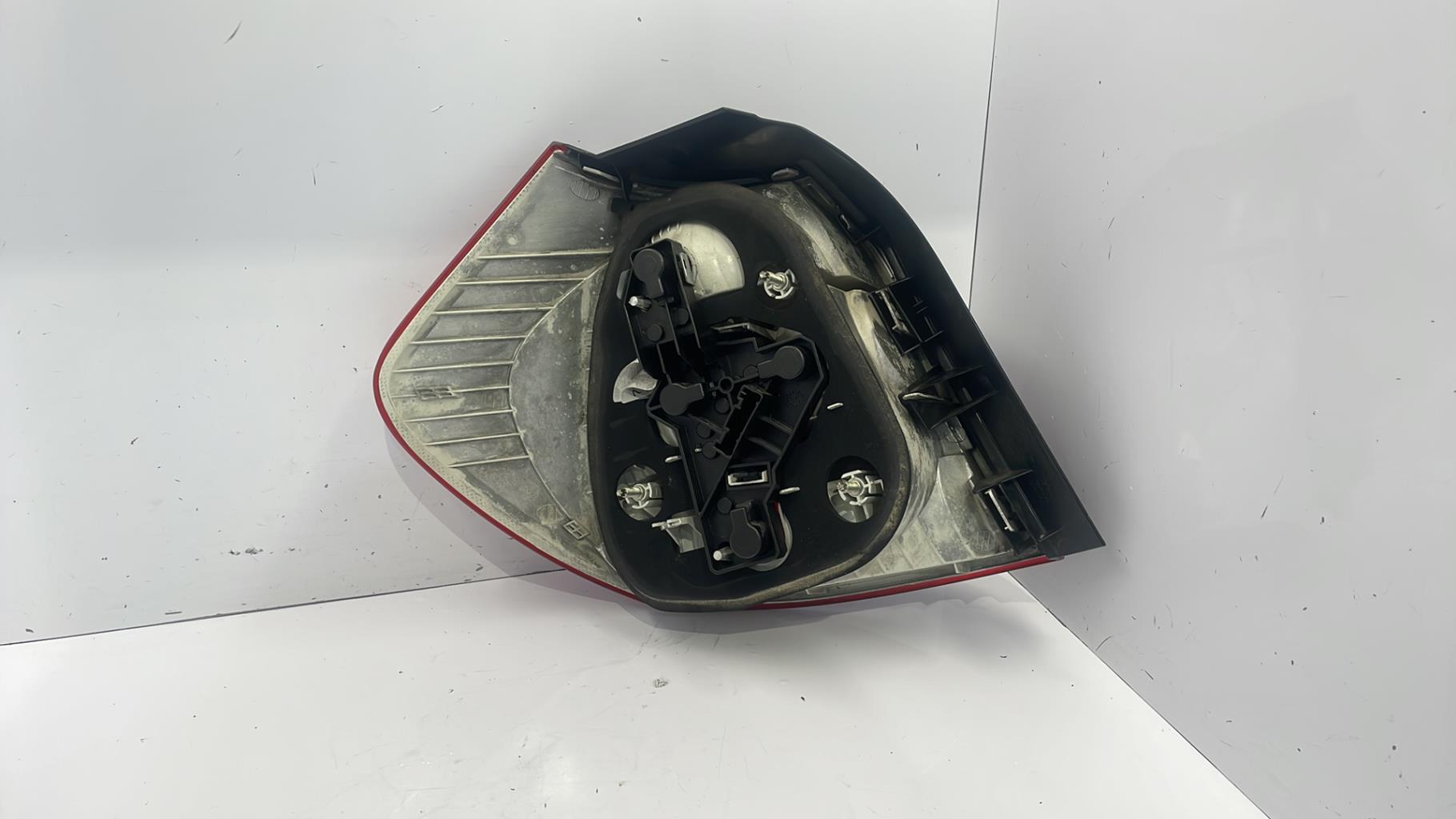 Fanale posteriore principale destro (luci) BMW SERIE 1 E87 PHASE 1 Diésel - 1