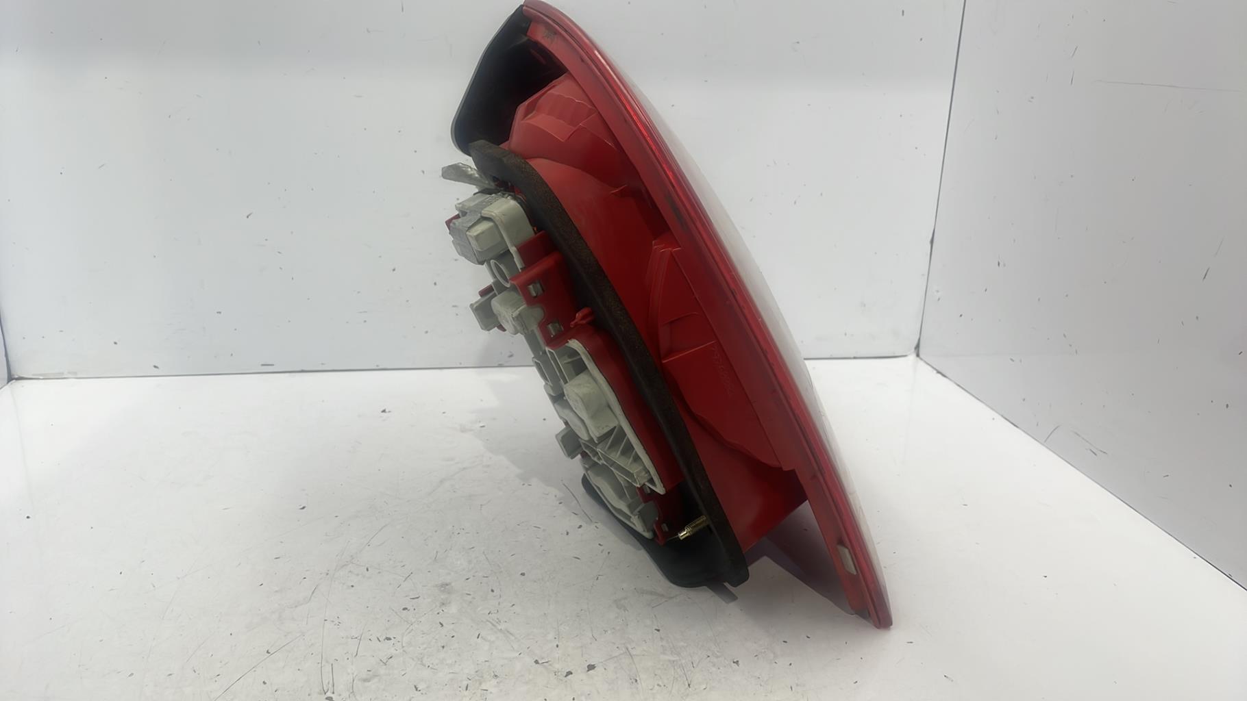 Fanale posteriore principale sinistro (luci) VOLKSWAGEN PASSAT 4 PHASE 2 Diésel - 1