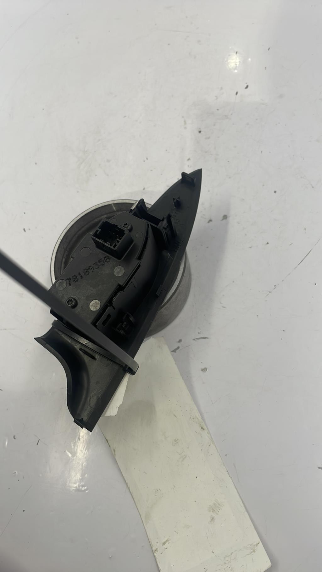Interruttore lavacristalli posteriore destro ALFA ROMEO GIULIETTA 2 PHASE 1 Diésel - 1
