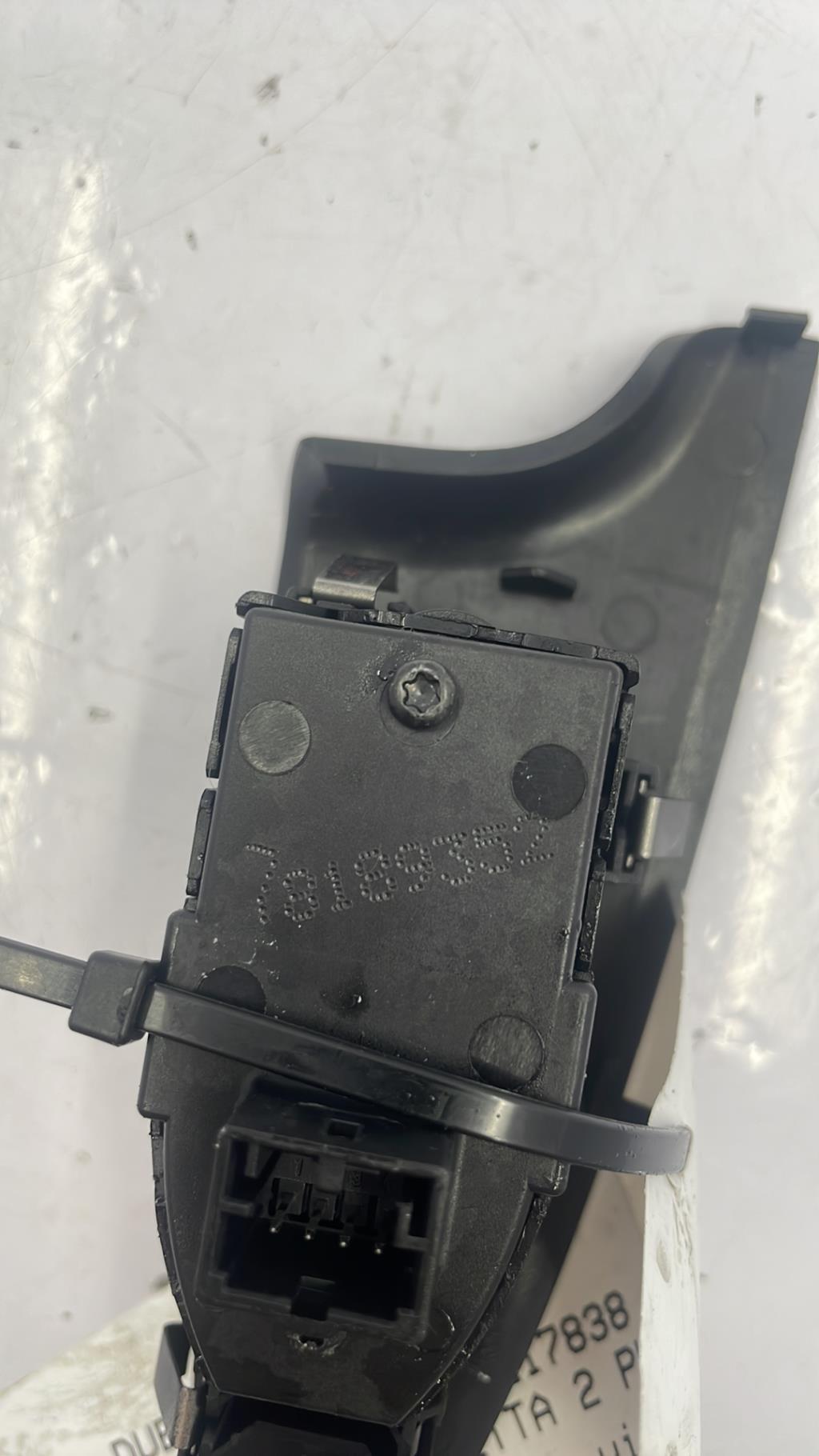 Interruttore lavacristalli posteriore sinistro ALFA ROMEO GIULIETTA 2 PHASE 1 Diésel - 1
