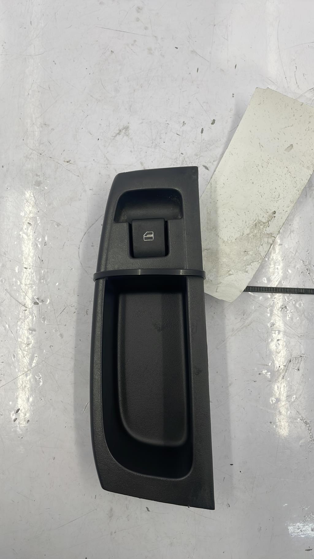 Interruttore lavacristalli anteriore destro VOLKSWAGEN FOX Gasolina - 1