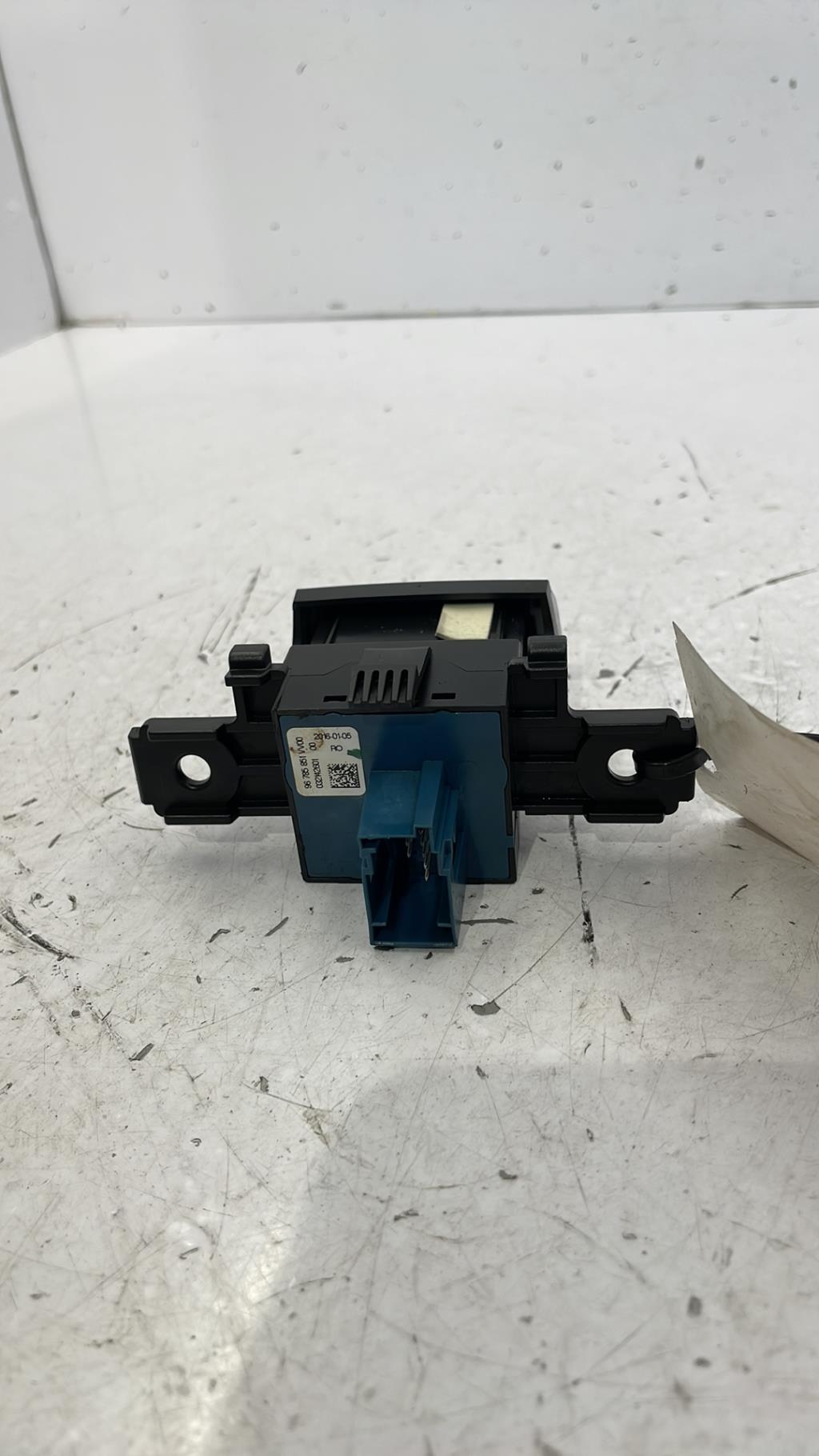 Blocco elettrico freno a mano PEUGEOT 308 2 SW PHASE 1 BREAK Diésel - 1