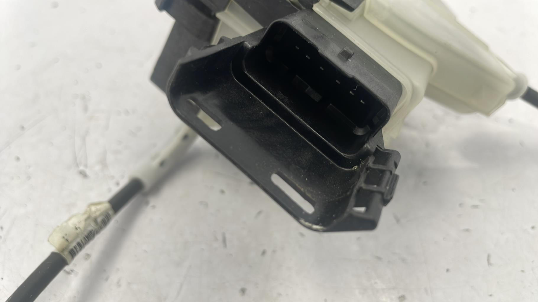 Serratura posteriore sinistra PEUGEOT 208 2 Gasolina - 1