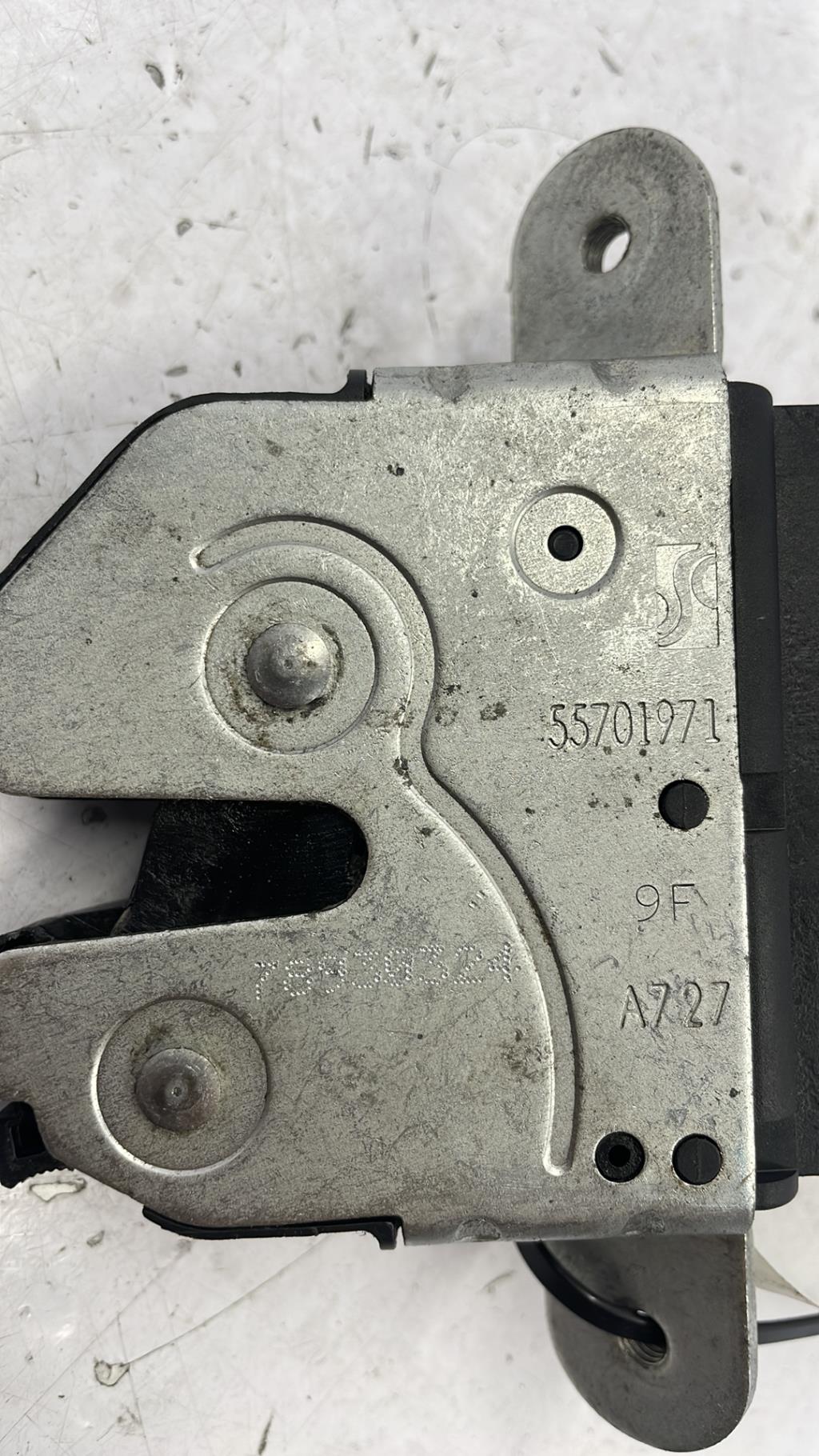 Serrure de hayon OPEL CORSA D PHASE 1 Diesel - 1