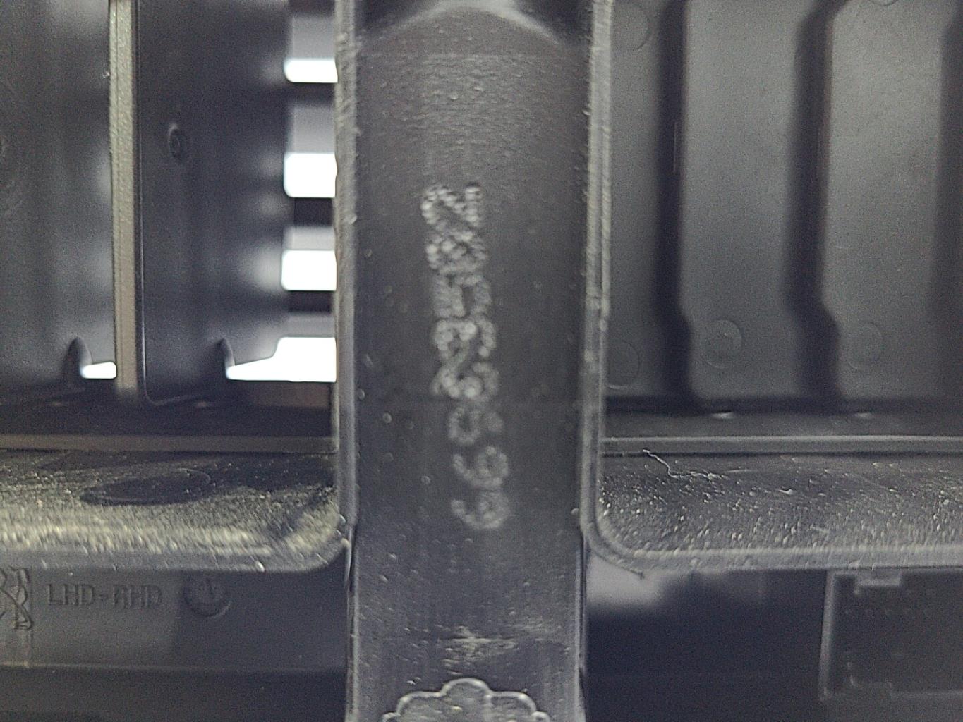 Bocchetta aerazione cruscotto PEUGEOT 208 2 Gasolina - 1