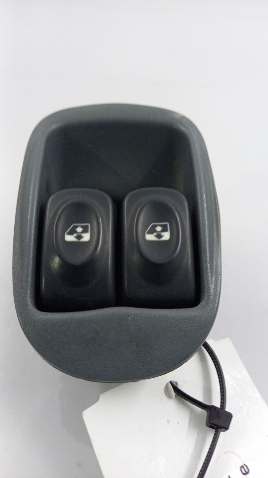 Interruttore lavacristalli anteriore sinistro RENAULT TRAFIC 2 PHASE 1 Diésel - 1
