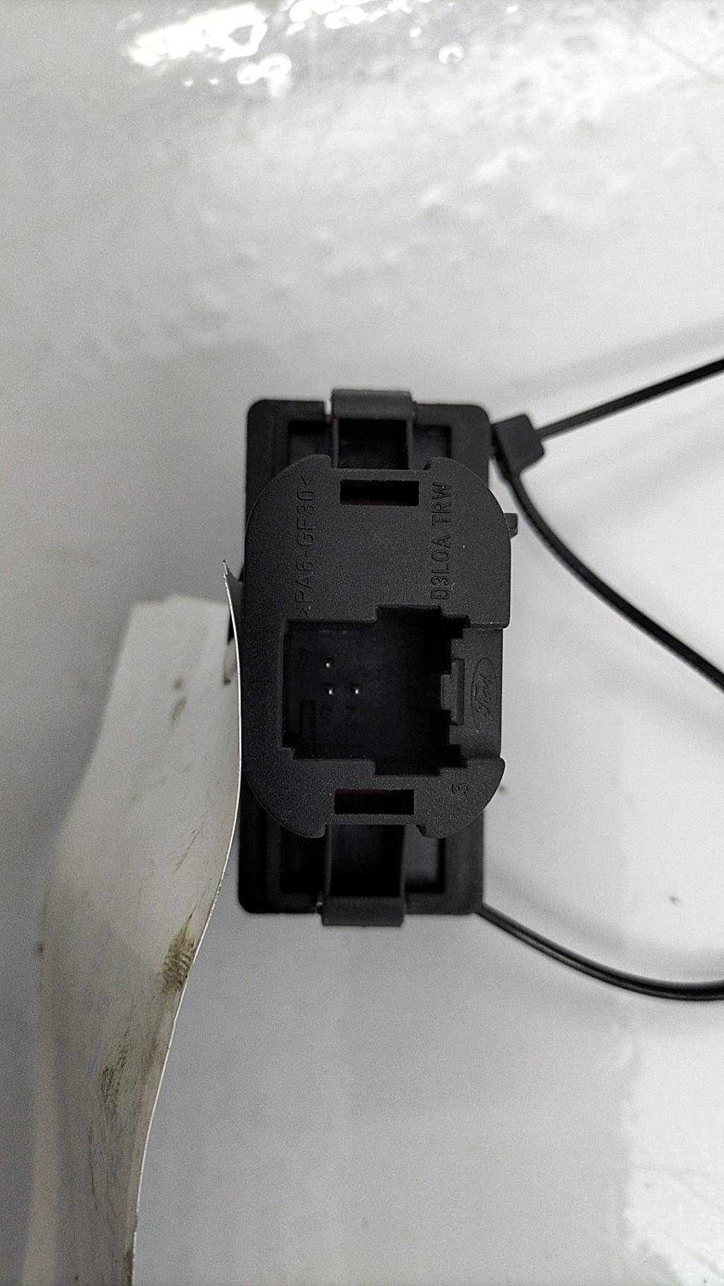 Bouton de warning FORD C-MAX 1 PHASE 1 Diesel - 1