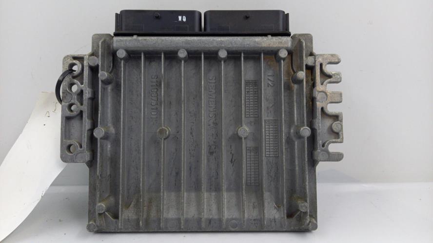 Image Calculateur moteur - RENAULT CLIO 2 CAMPUS
