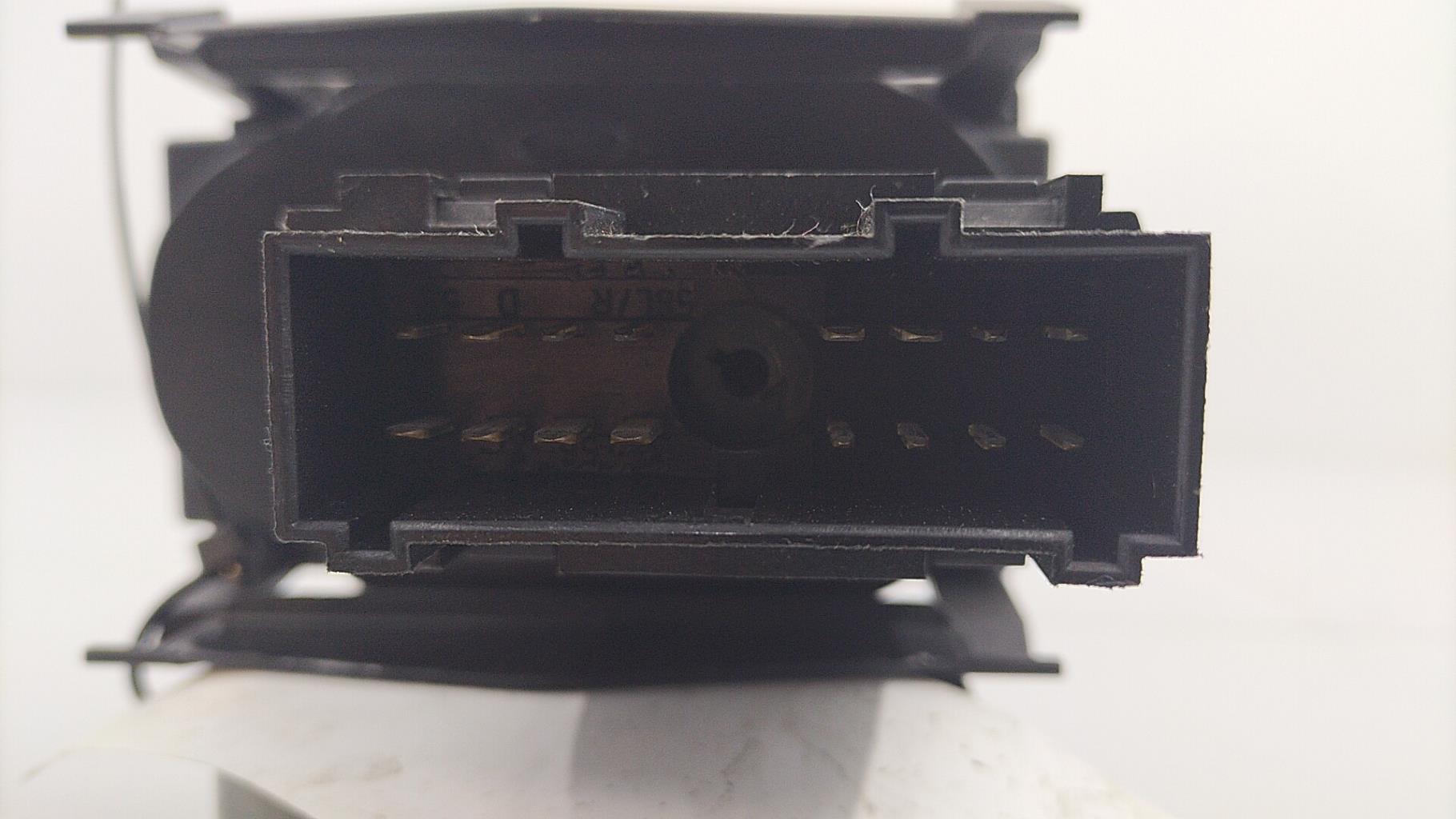 Commande de phare FORD FIESTA 5 PHASE 2 Diesel - 1