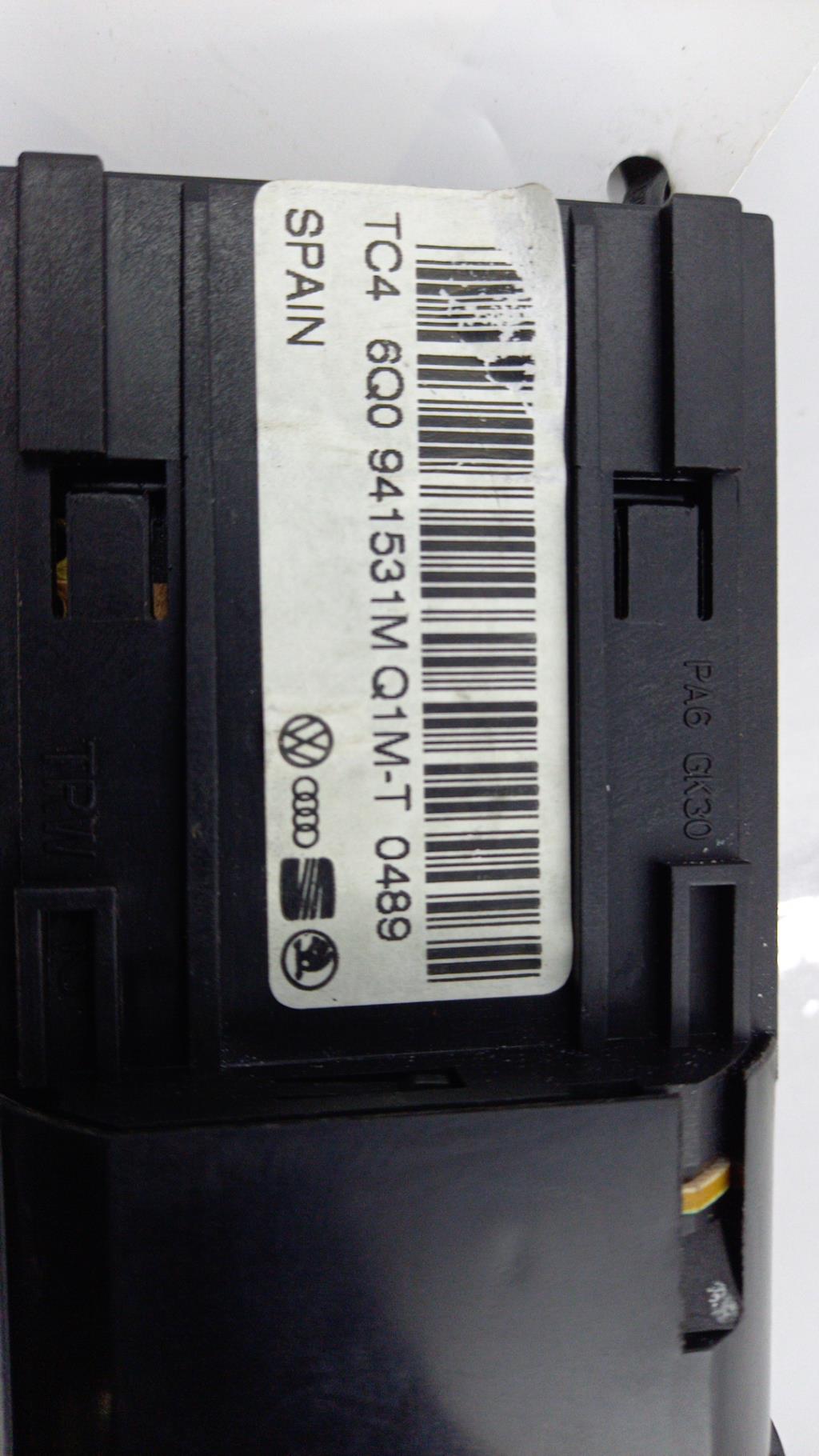 Commande de phare VOLKSWAGEN POLO 4 PHASE 2 Essence - 1
