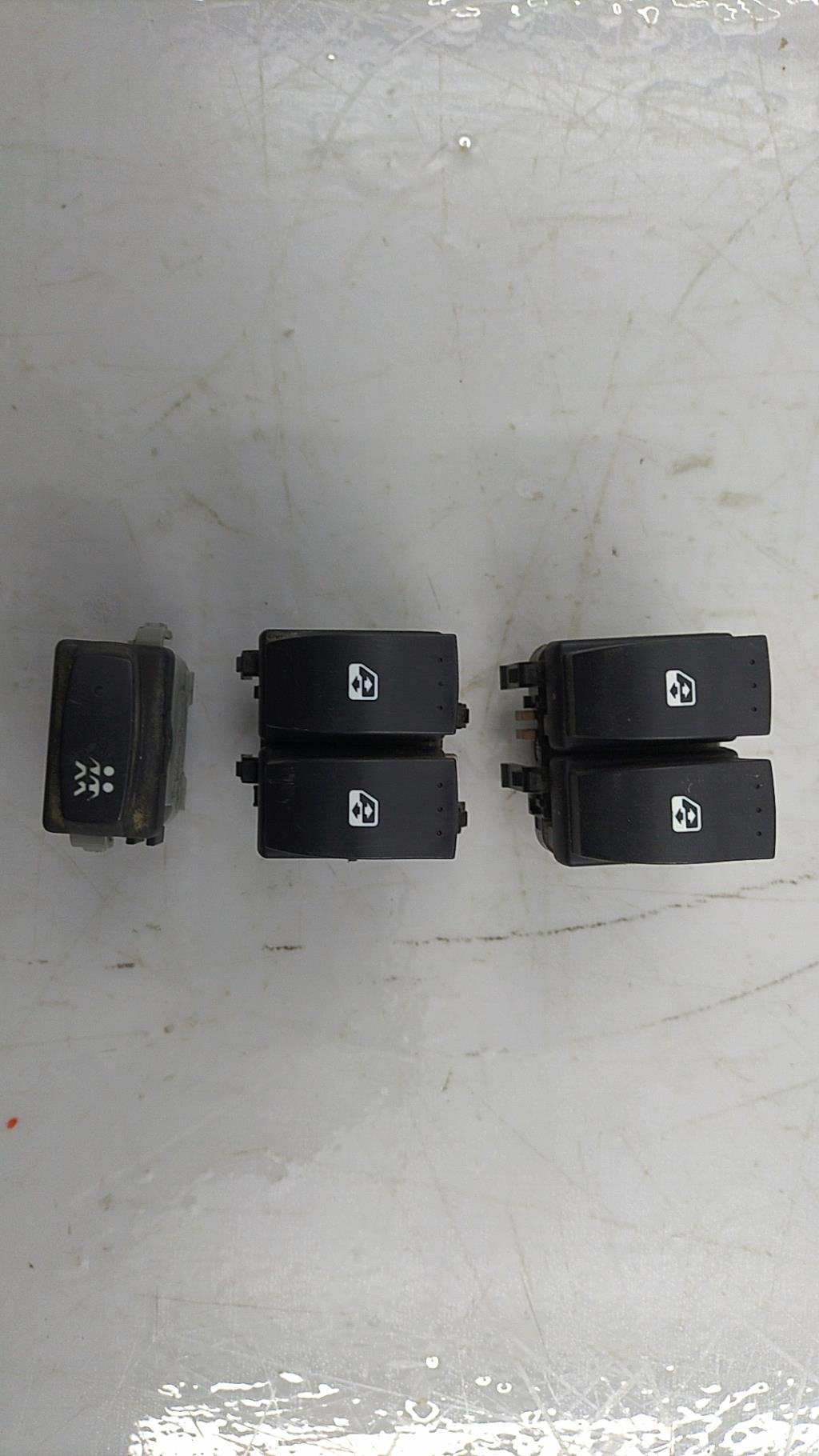 Interruttore alzacristalli RENAULT MEGANE 2 PHASE 1 Diésel - 1