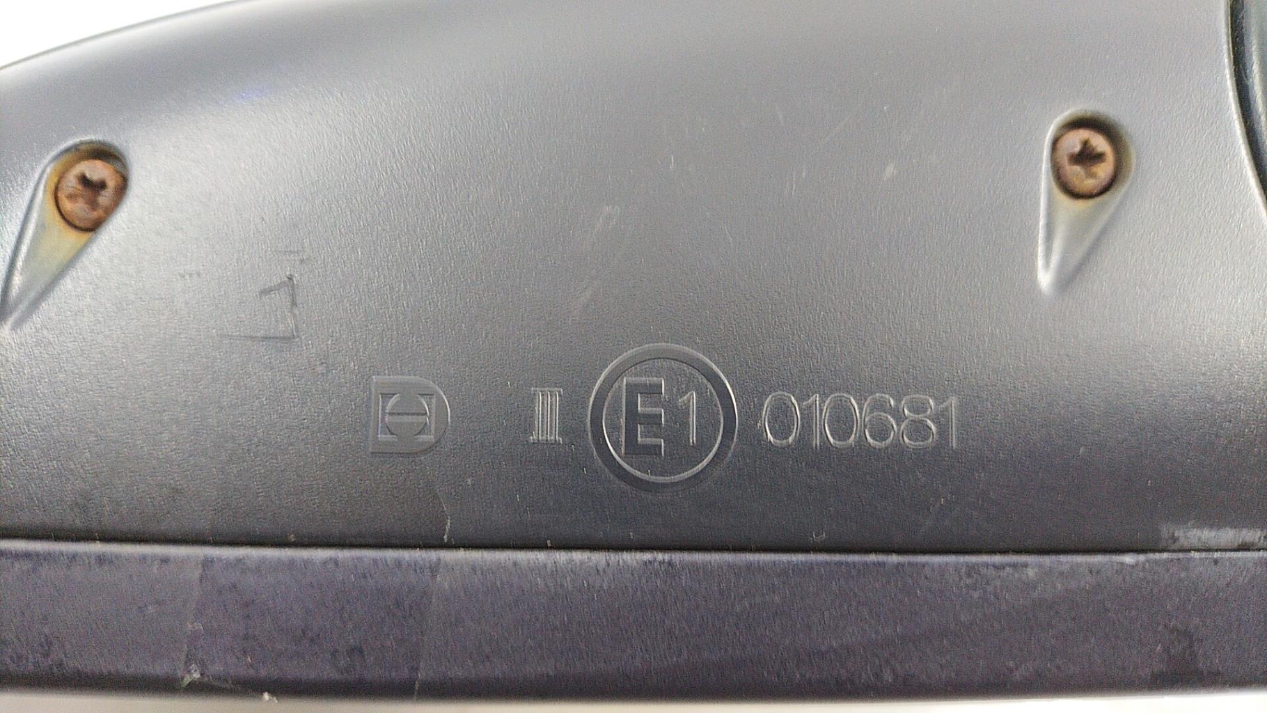 Retrovisor derecho AUDI A4 2 PHASE 1 Diésel - 1
