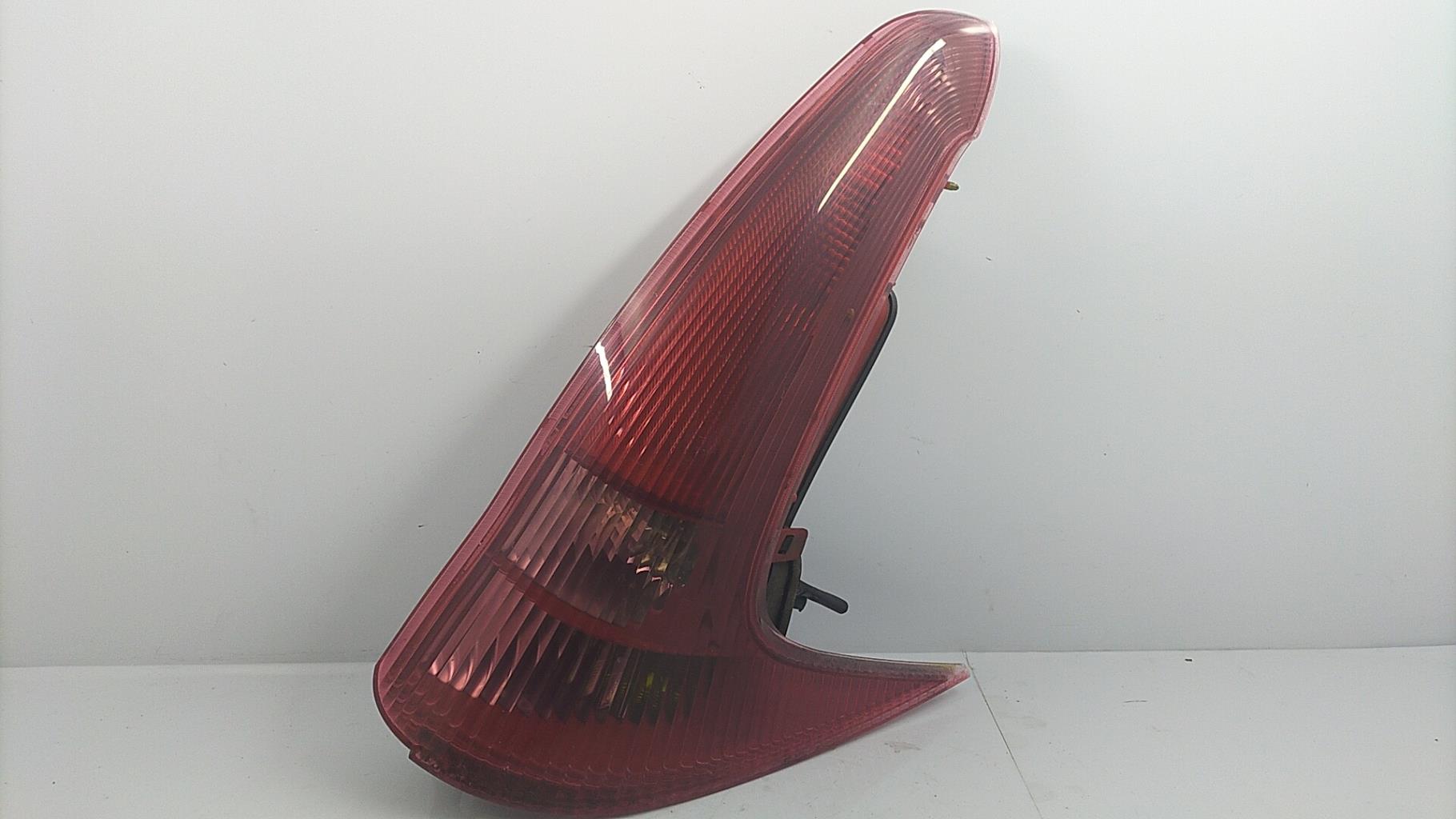 Fanale posteriore principale destro (luci) PEUGEOT 206 PHASE 2 BREAK Diésel - 1