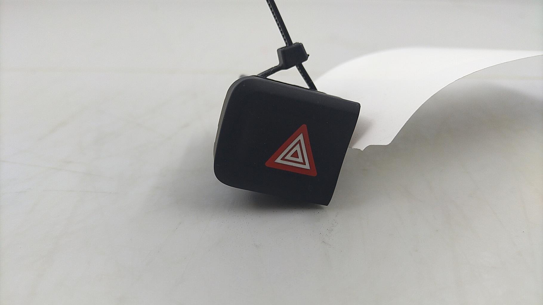 Bouton de warning PEUGEOT PARTNER 3 PHASE 1 Diesel - 1